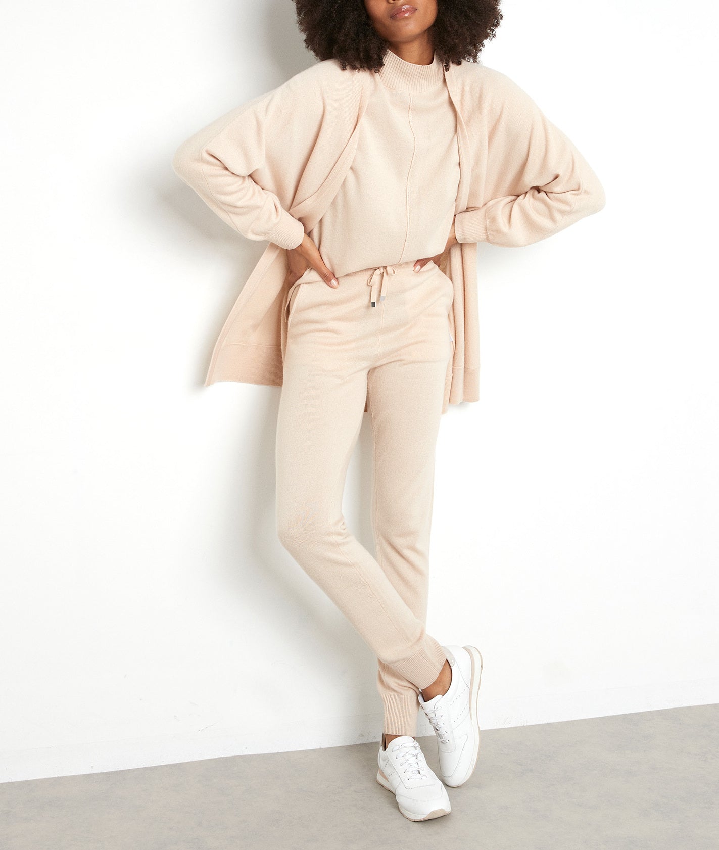 Cardigan long en maille fine beige Terence Faume - seconde main