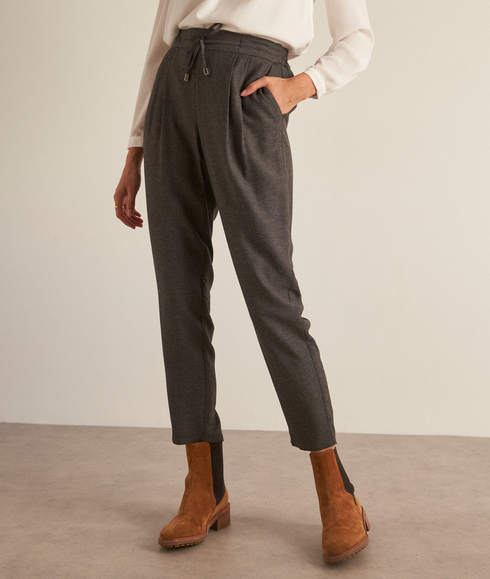 Pantalon carotte fluide et chiné gris foncé Flynn Faume - seconde main