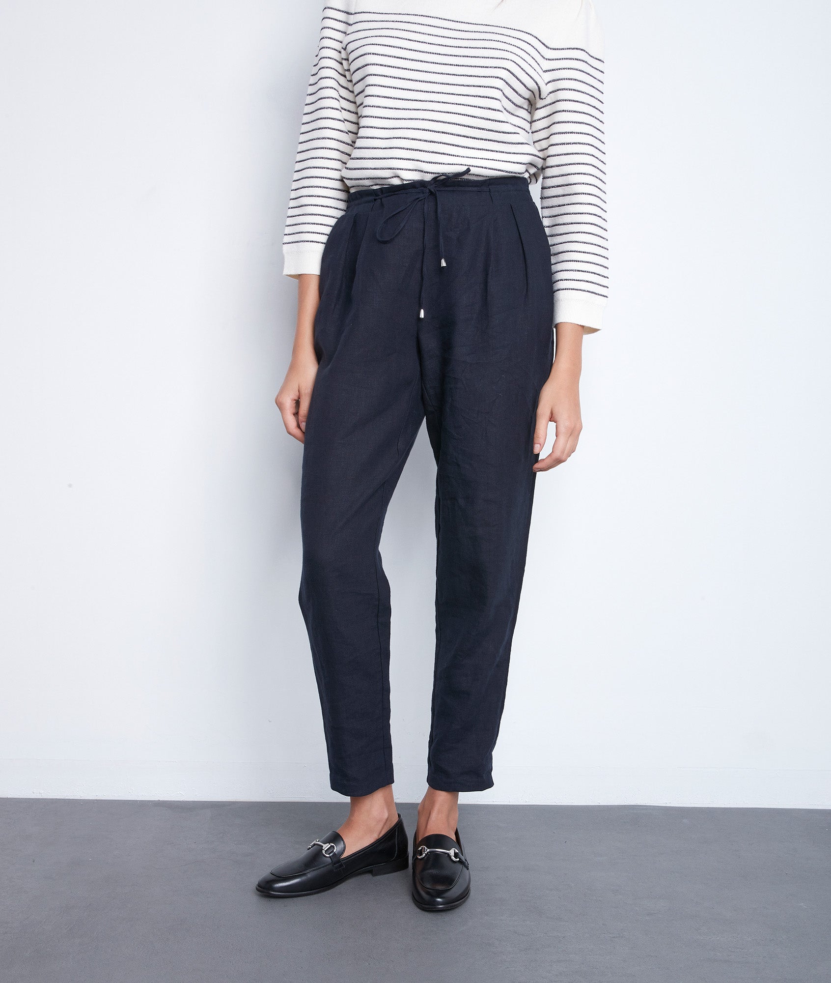 Pantalon carotte en lin marine Flynn Faume - seconde main