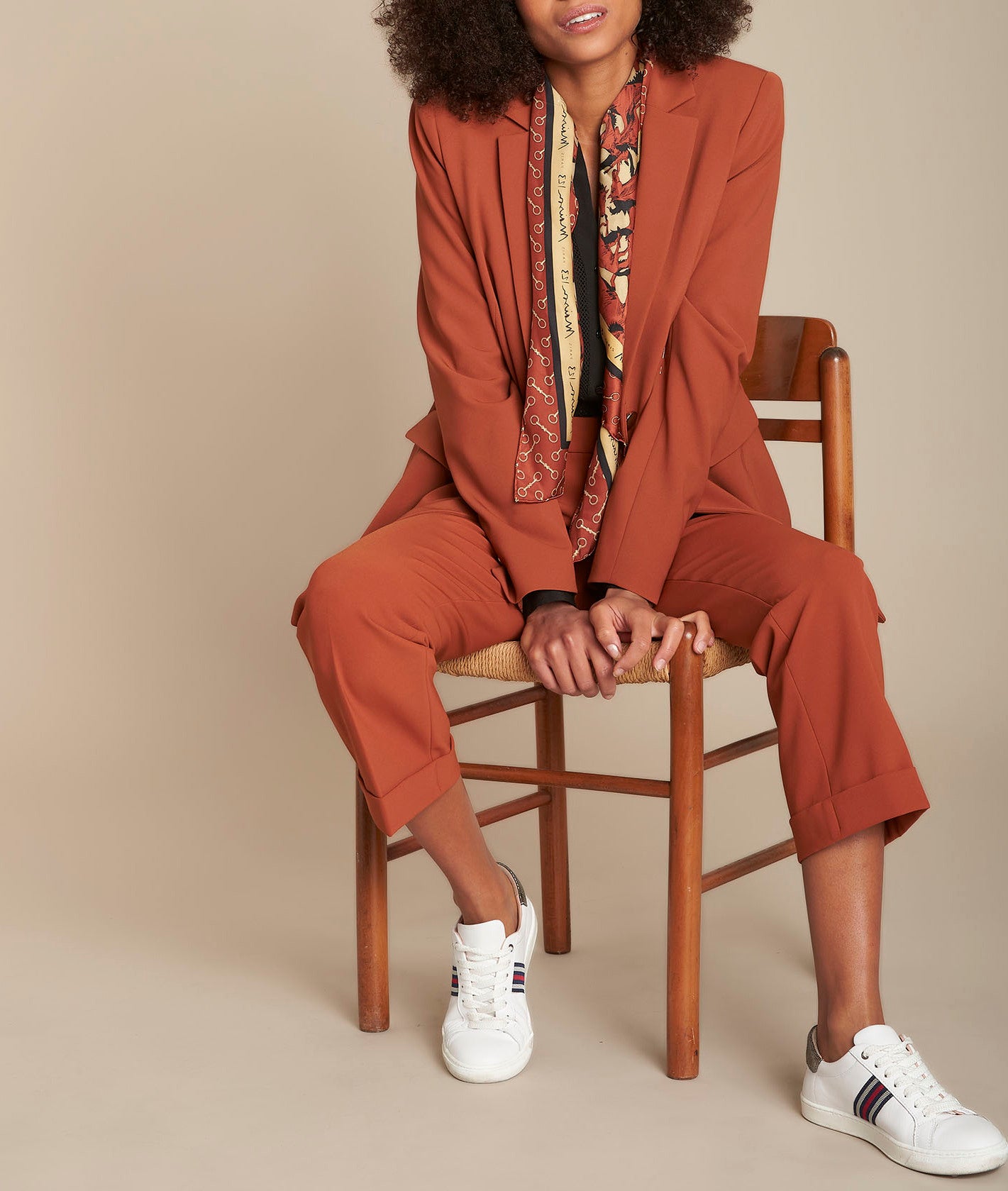 Pantalon cigarette en microfibre acajou Elvire Faume - seconde main