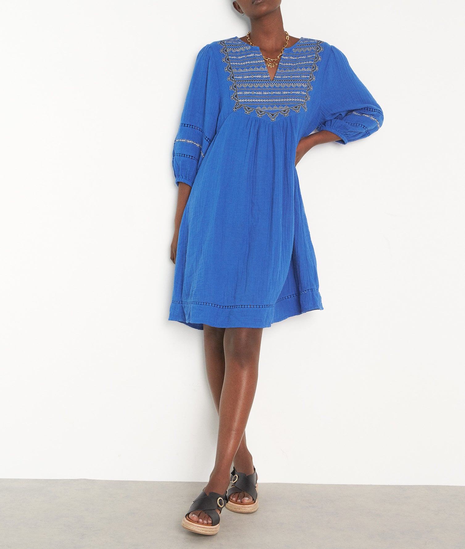 Robe courte en coton bio brodé bleu roi Nita Faume - seconde main
