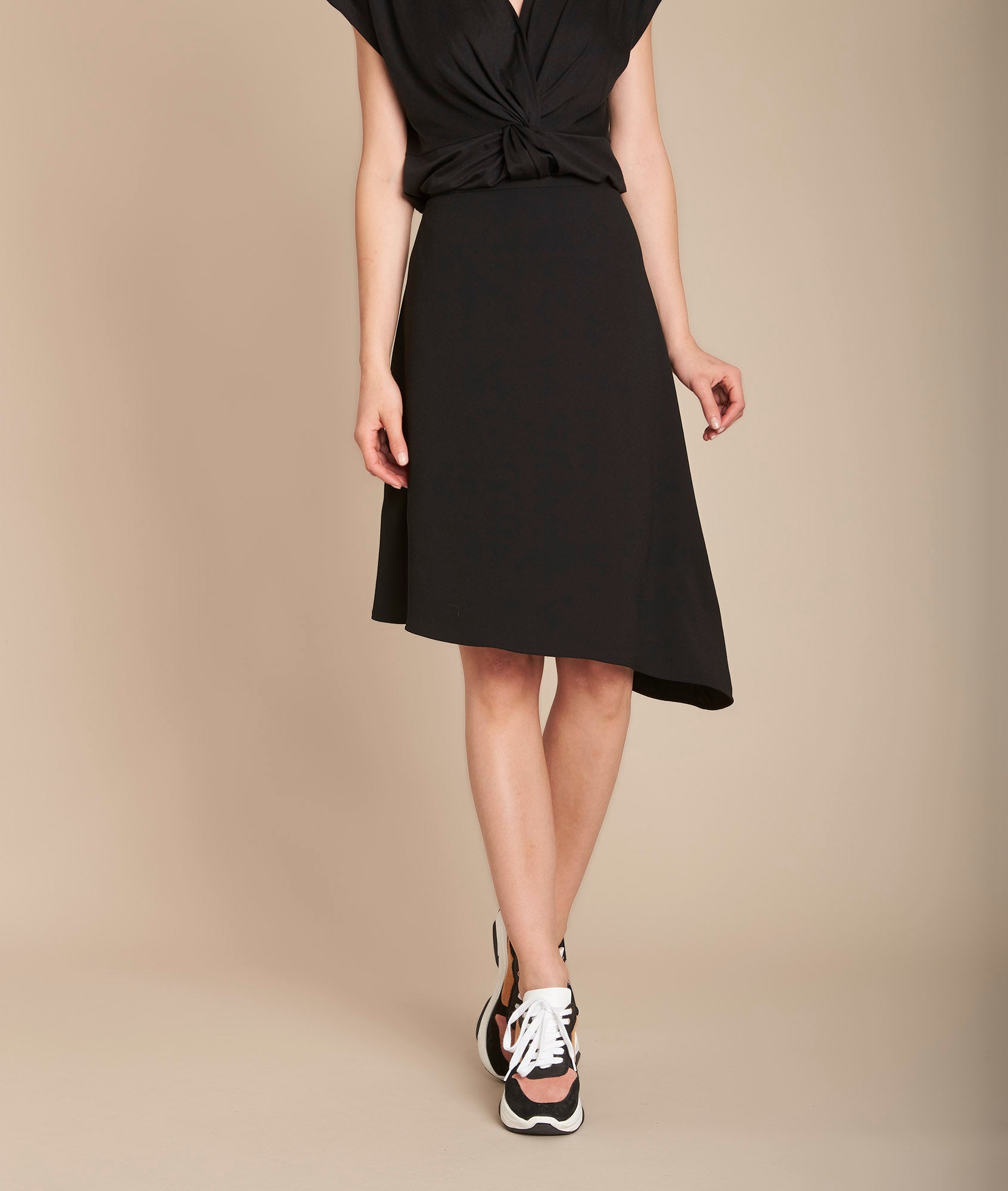 Jupe noire asymétrique Kali Faume - seconde main