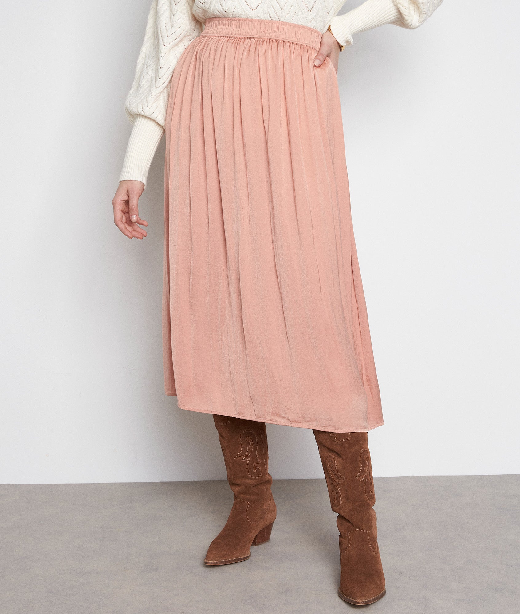 Jupe mi-longue satinée rose poudré Electra Faume - seconde main