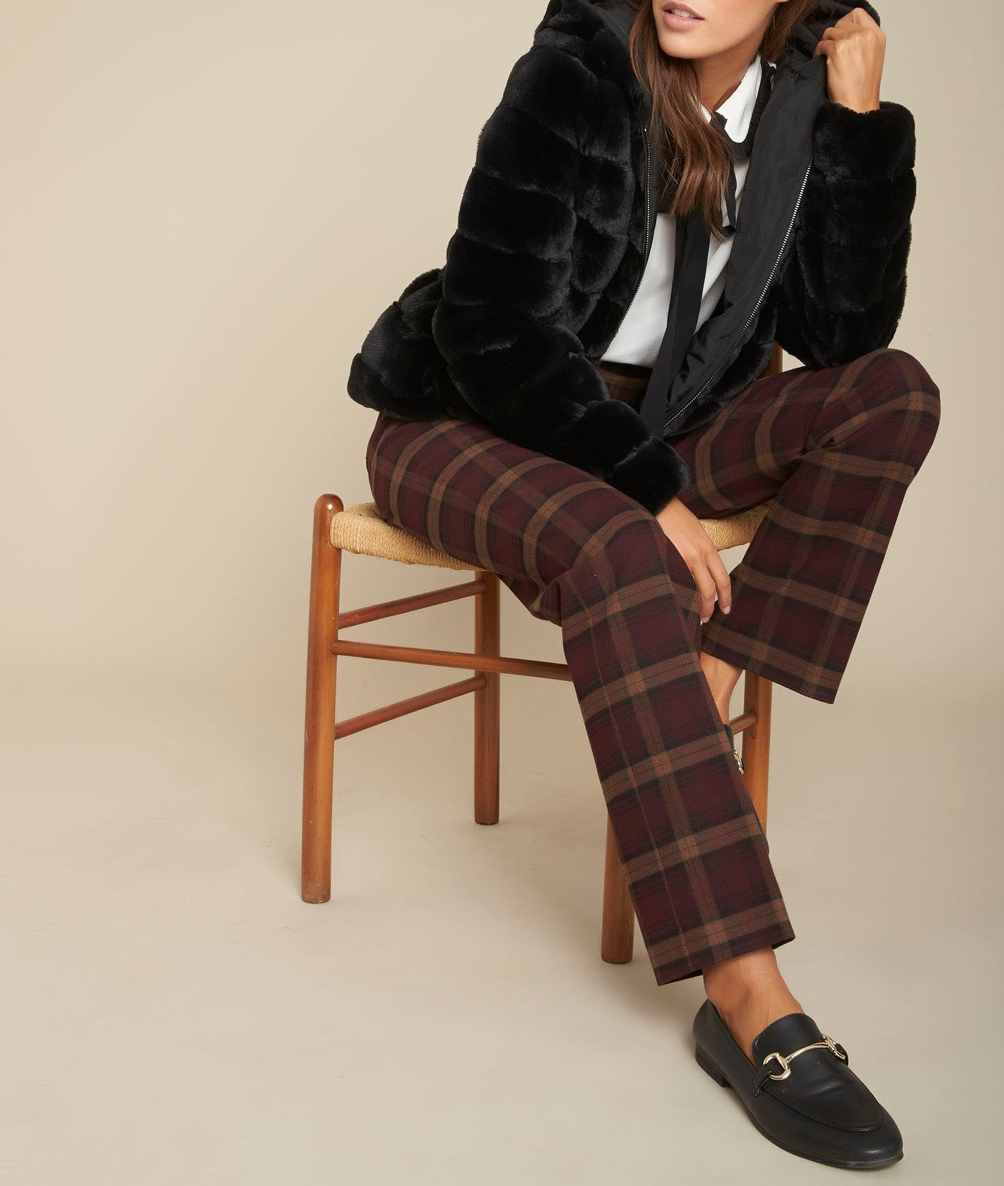 Manteau en fausse fourrure noir Laura Faume - seconde main