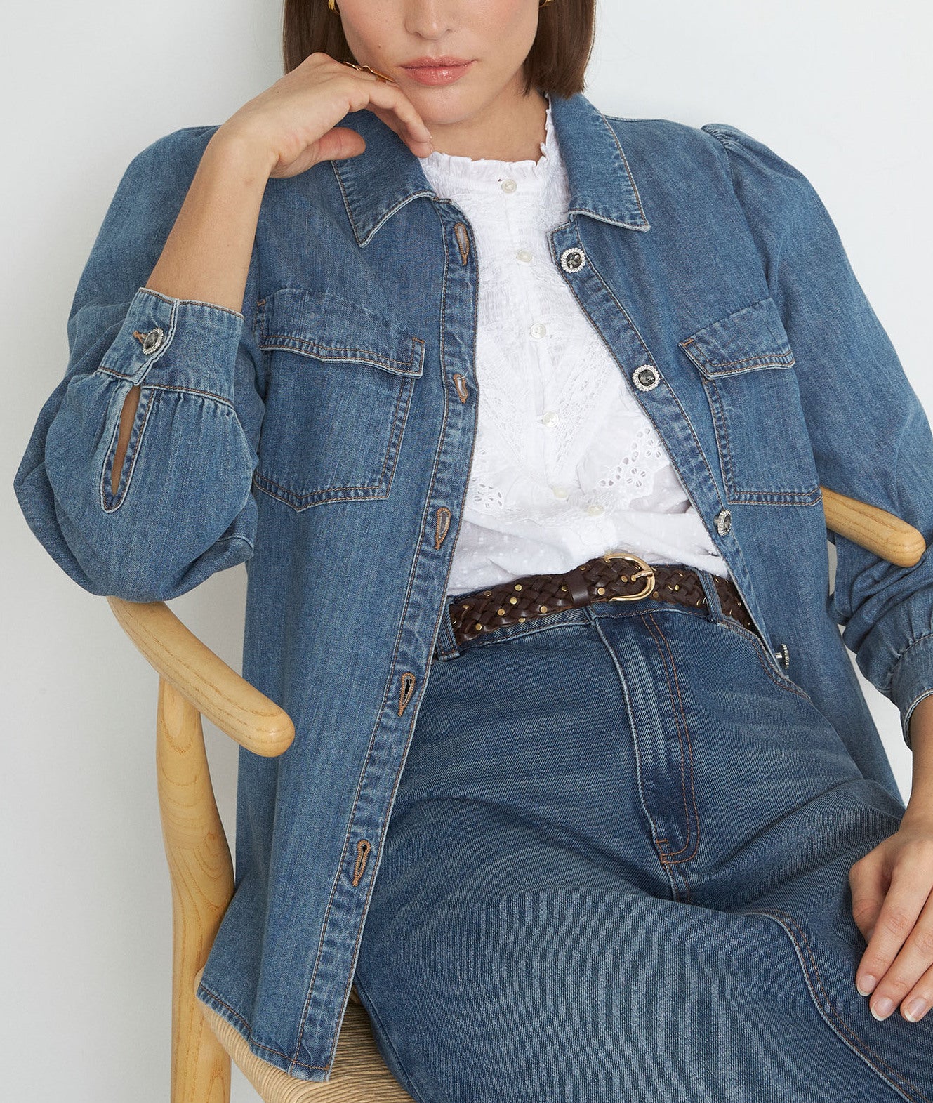 Chemise en denim délavé à boutons bijoux Leonie Faume - seconde main