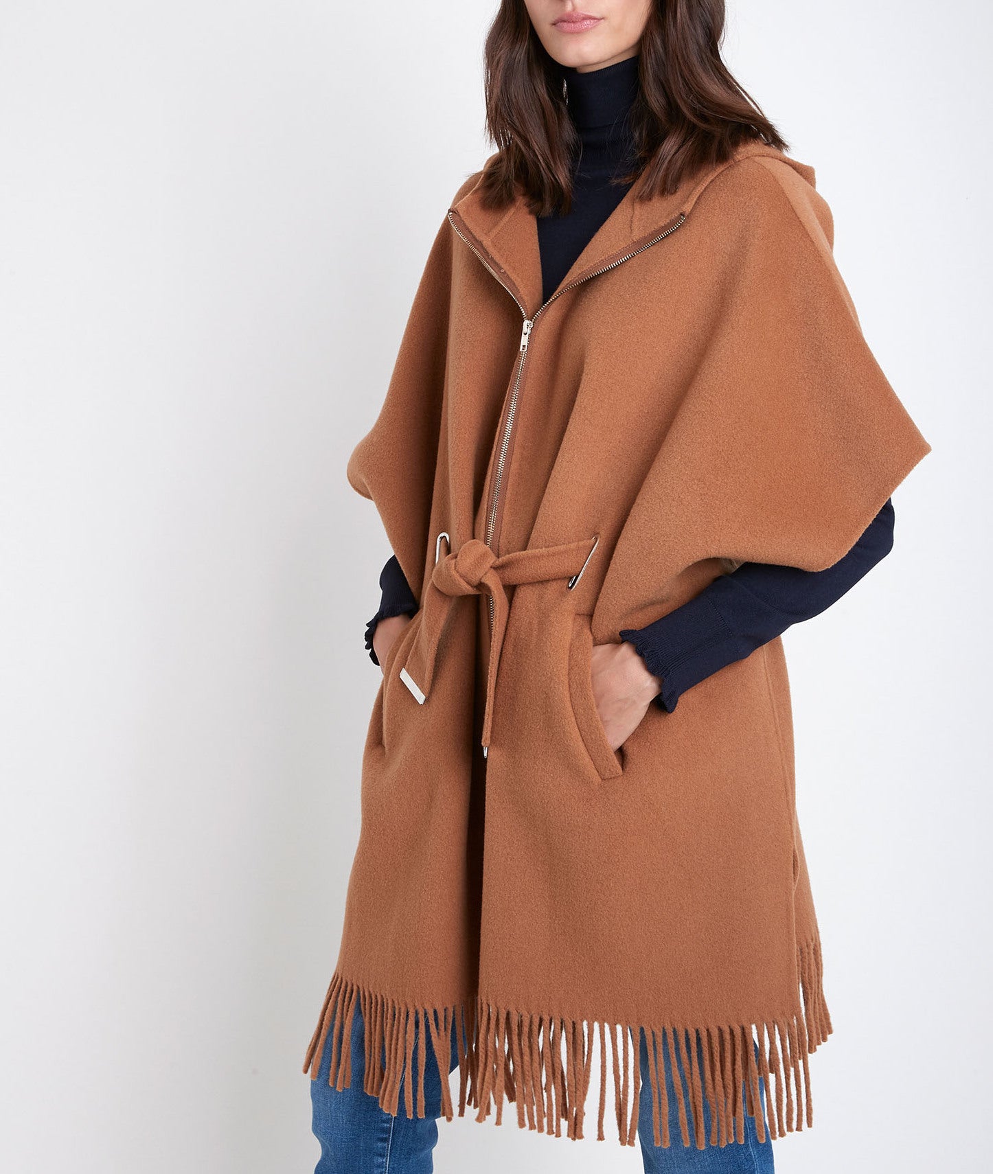 Cape en laine à frange Oyune Faume - seconde main