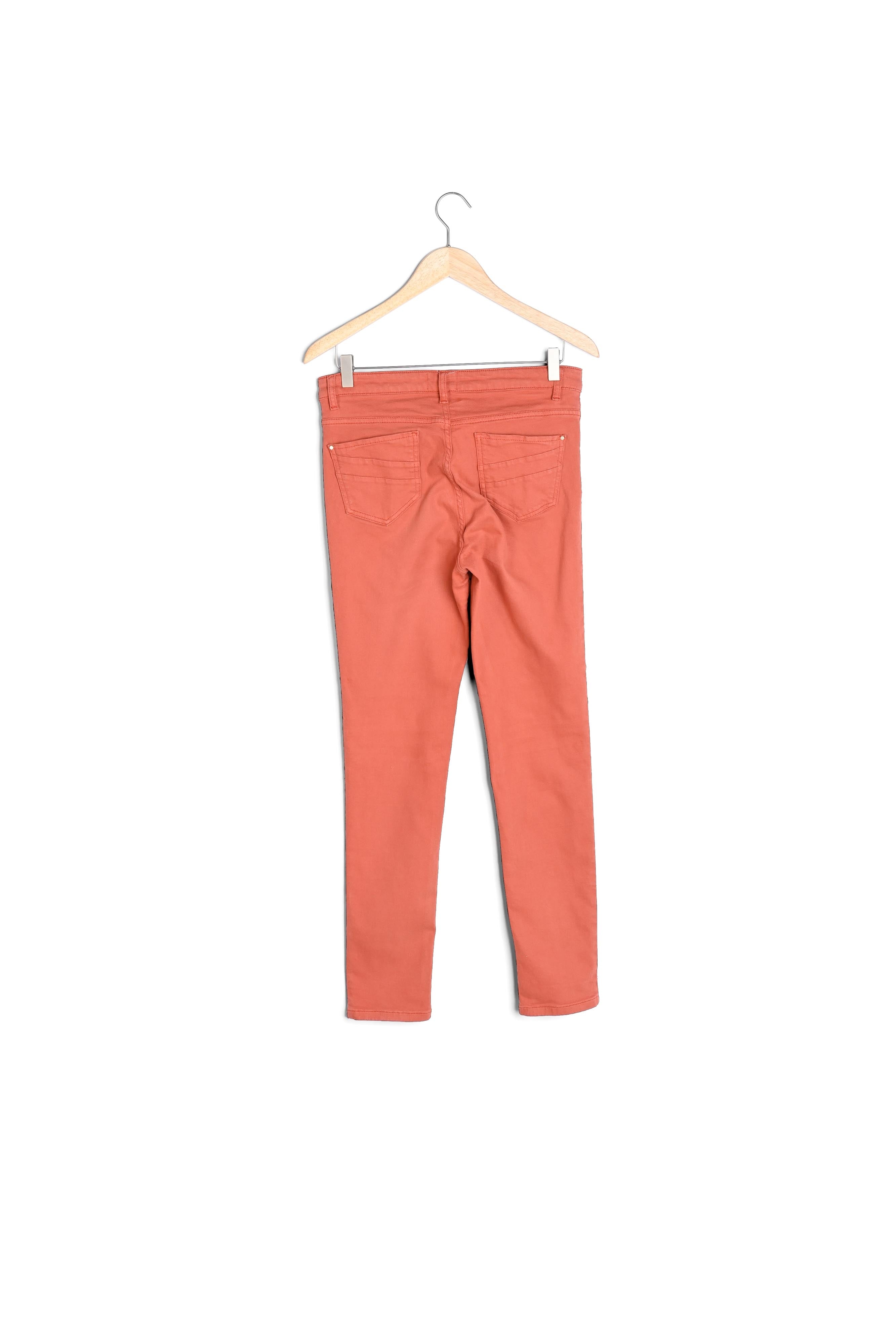 L'iconique slim jean goyave en coton recyclé Suzy Faume - seconde main