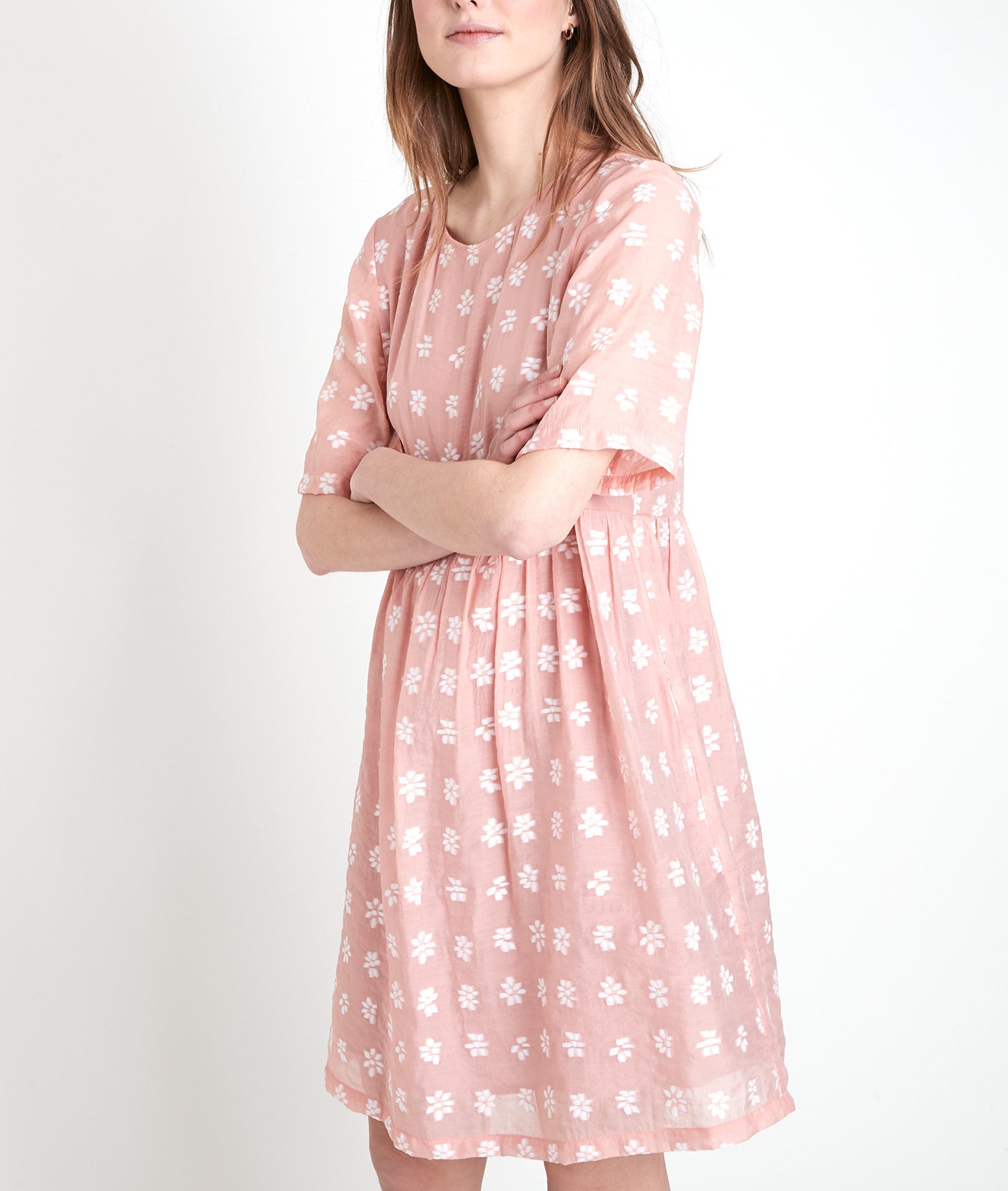 Robe rose brodée Chaima Faume - seconde main