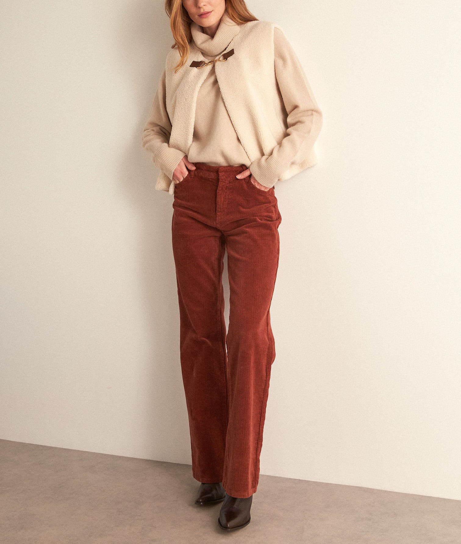 Pantalon flare en velours côtelé brique Fidji Faume - seconde main