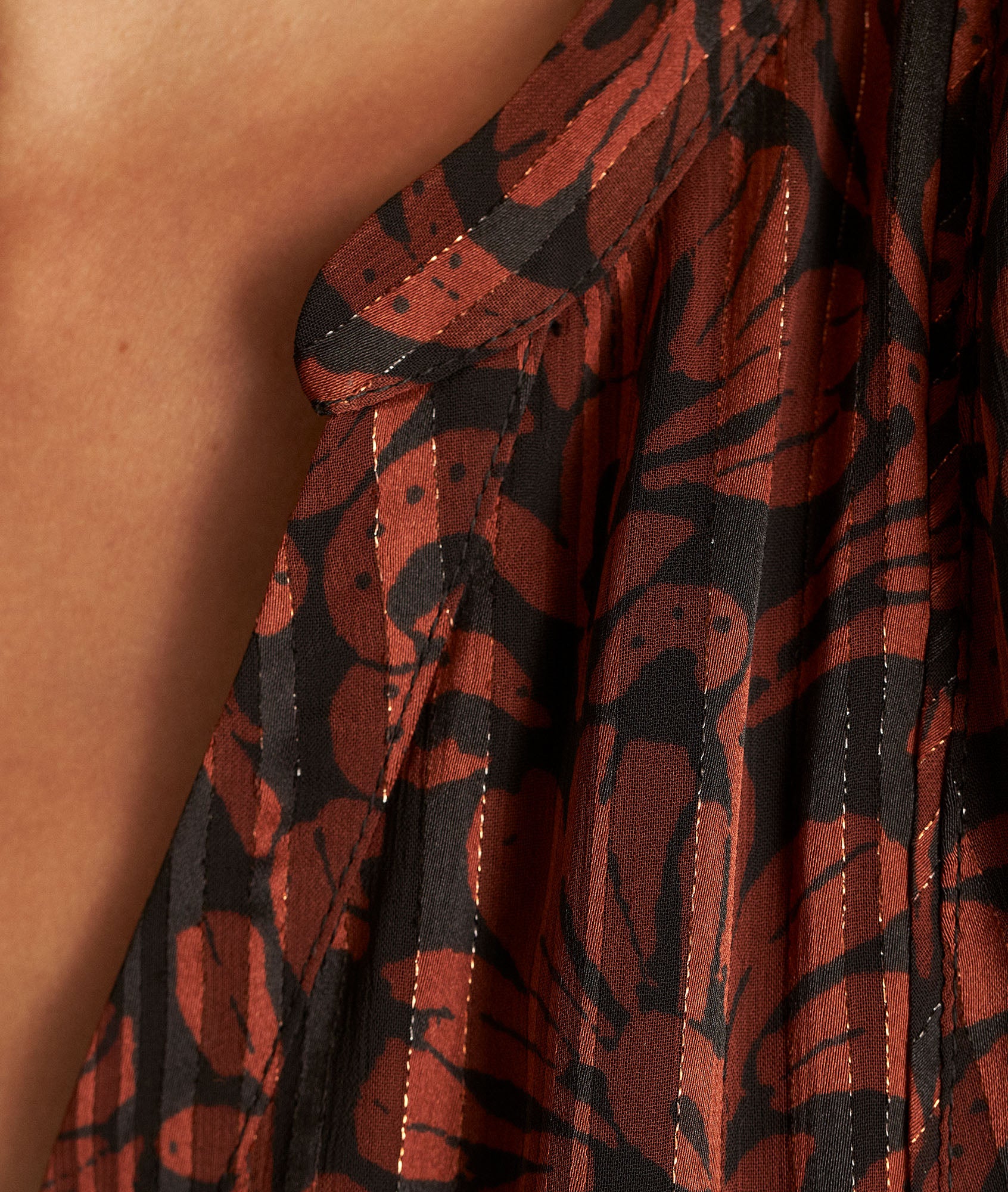 Robe courte imprimée floral rouge Soleil Faume - seconde main