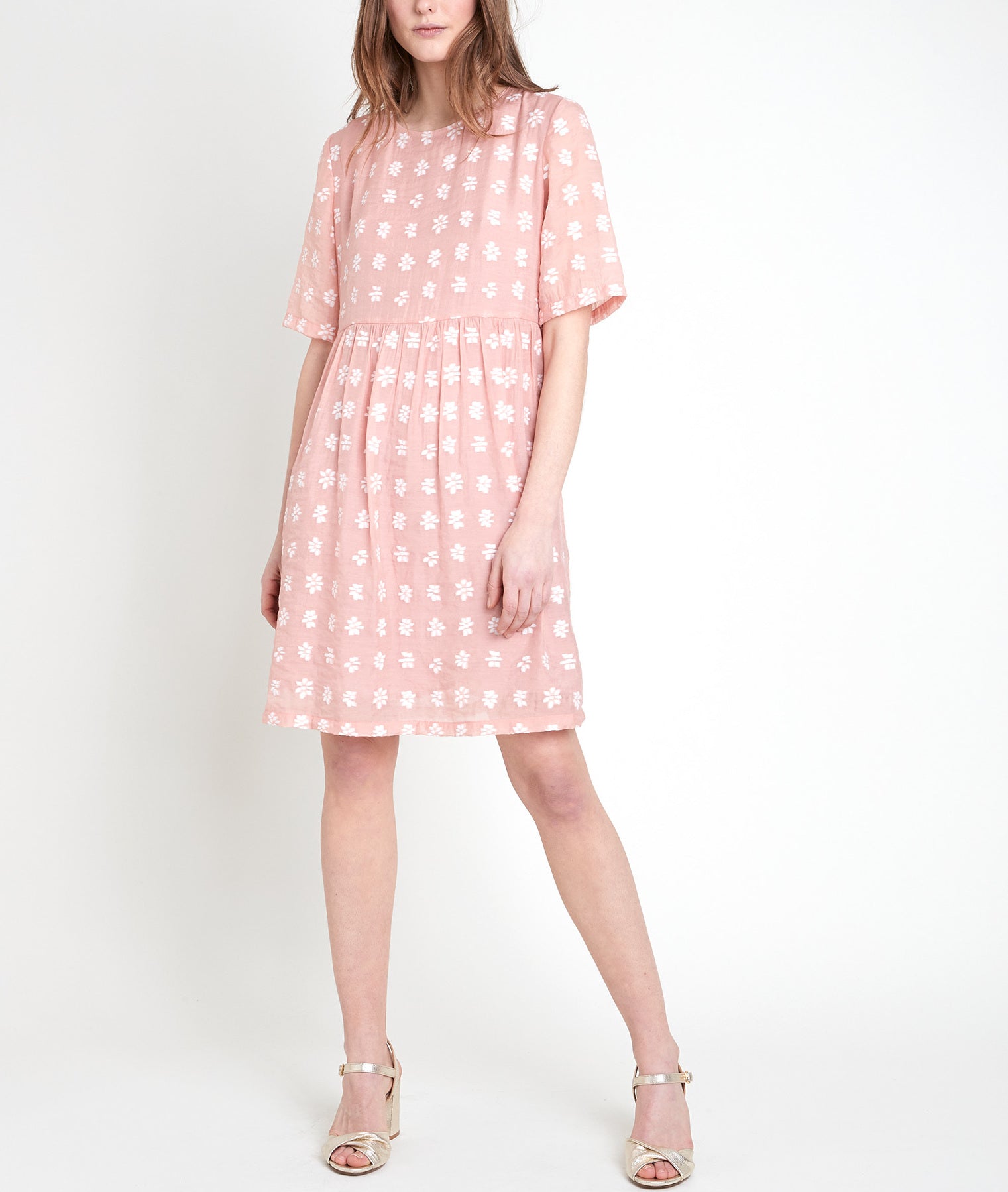 Robe rose brodée Chaima Faume - seconde main