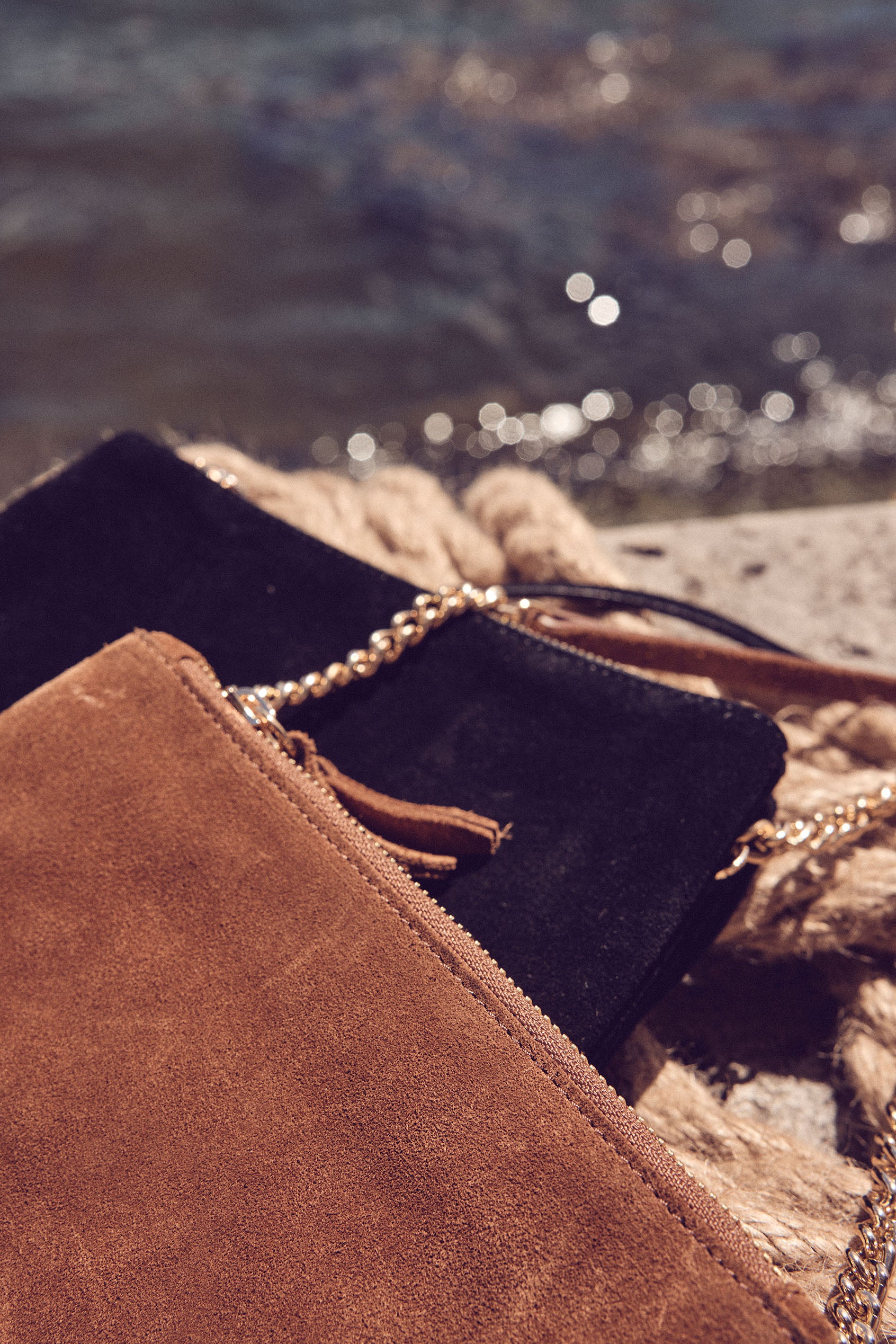 Double sac à bandoulière en cuir velours camel Laura Faume - seconde main