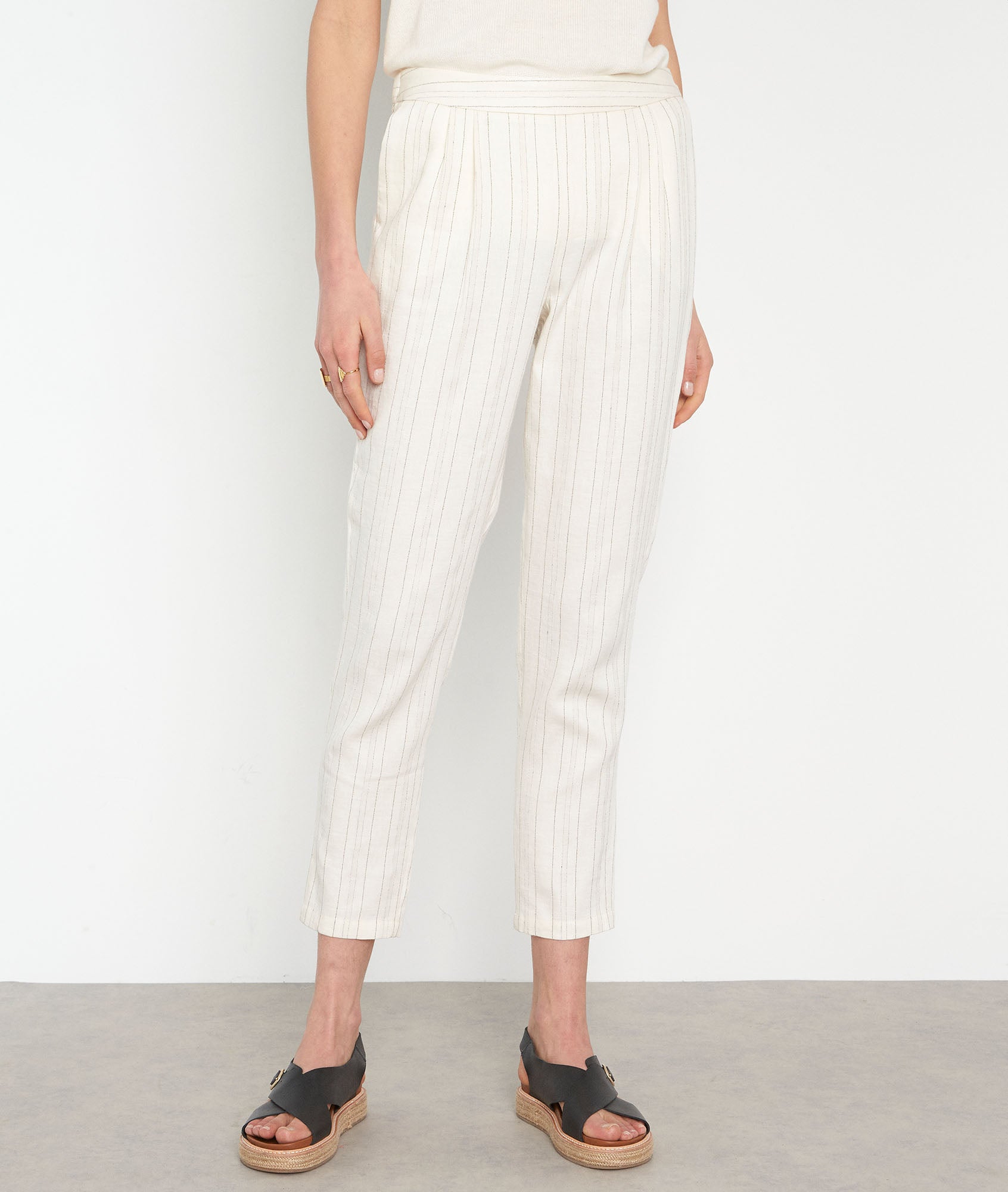Pantalon de tailleur rayé en coton et lin crème Serena Faume - seconde main