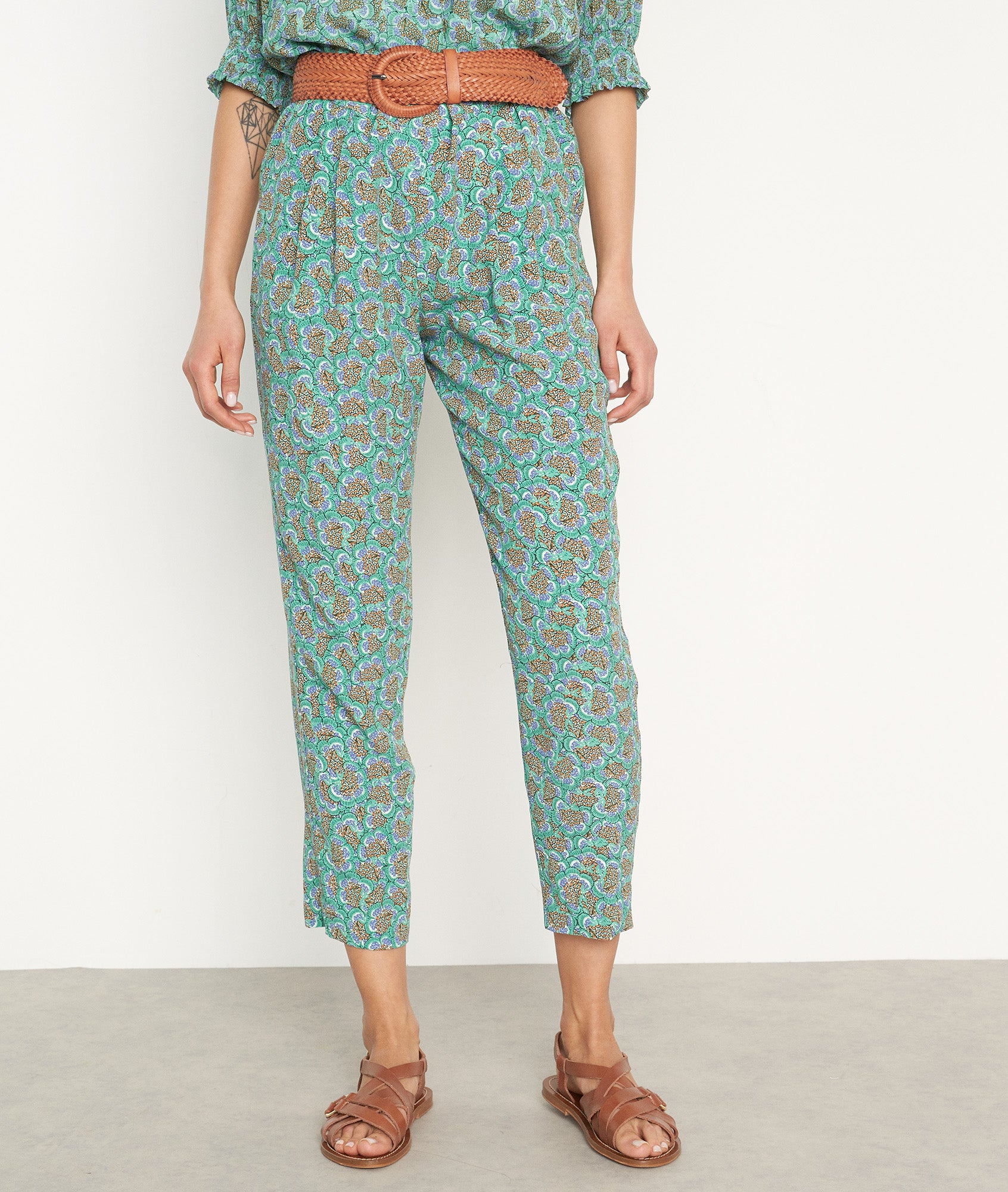 Pantalon fluide imprimé en crêpe de coton vert Flynn Faume - seconde main