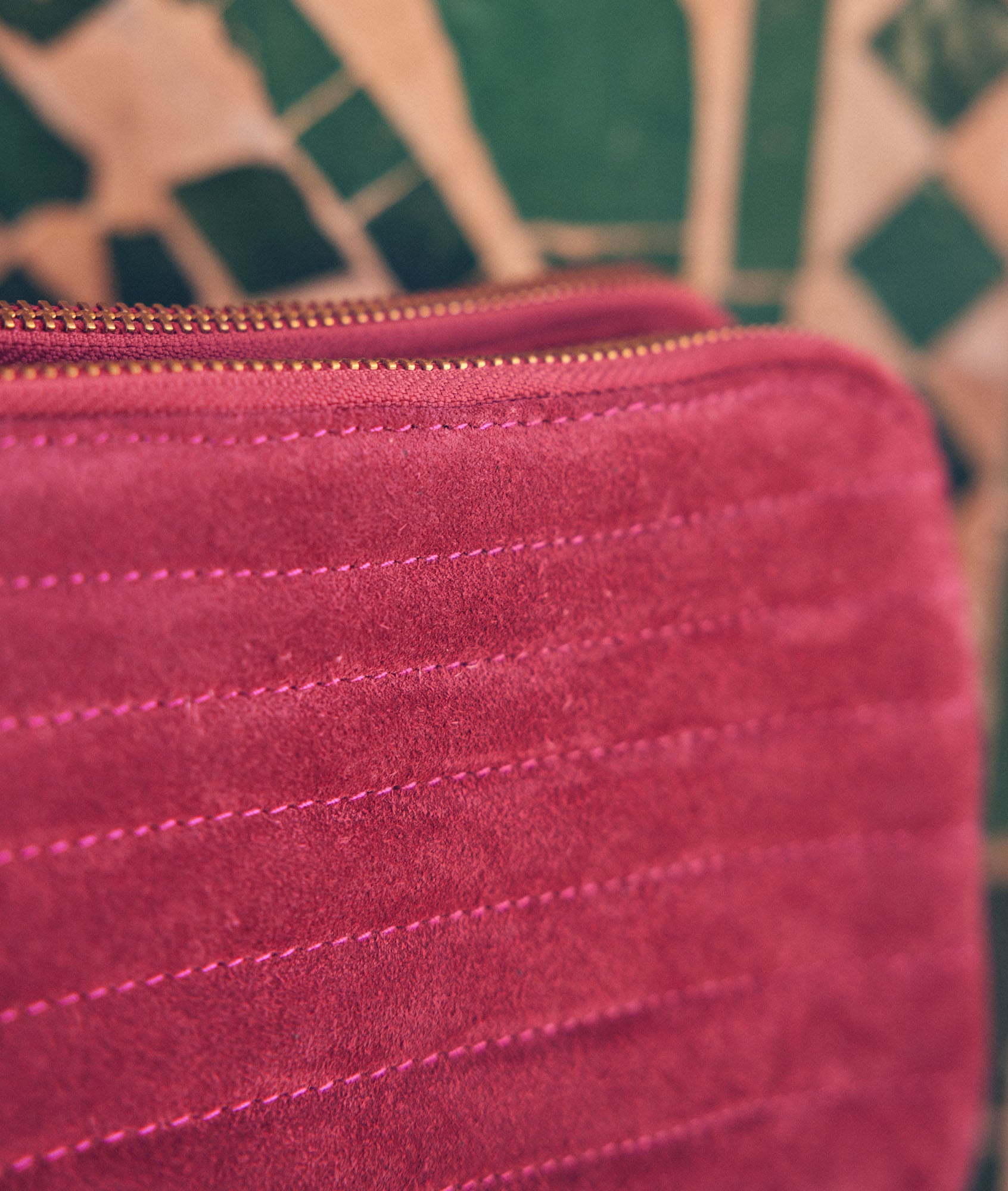 Mini sac matelassé en cuir velours fuchsia Flavie Faume - seconde main