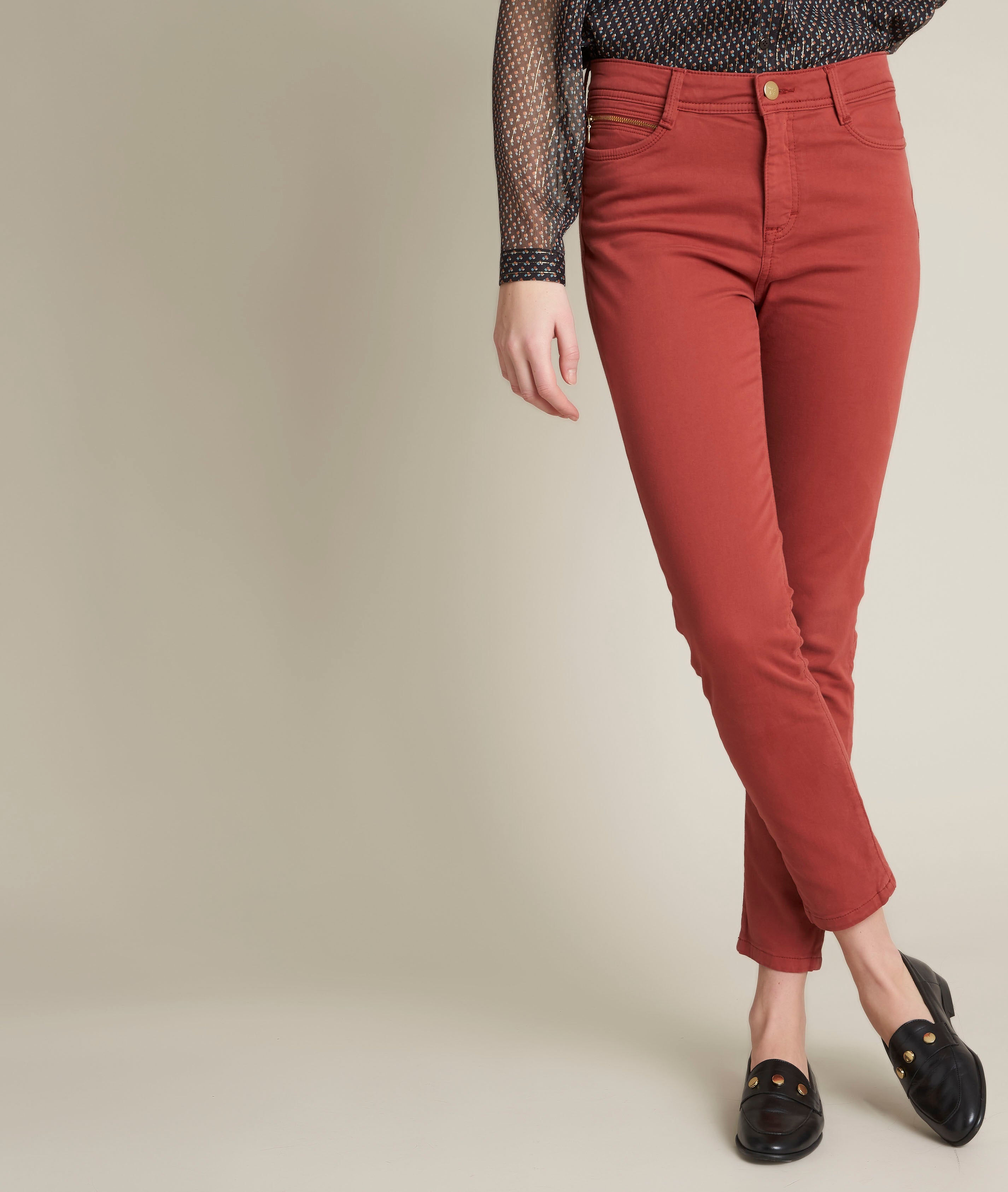 L'iconique jean satin de coton porto Sultan Faume - seconde main