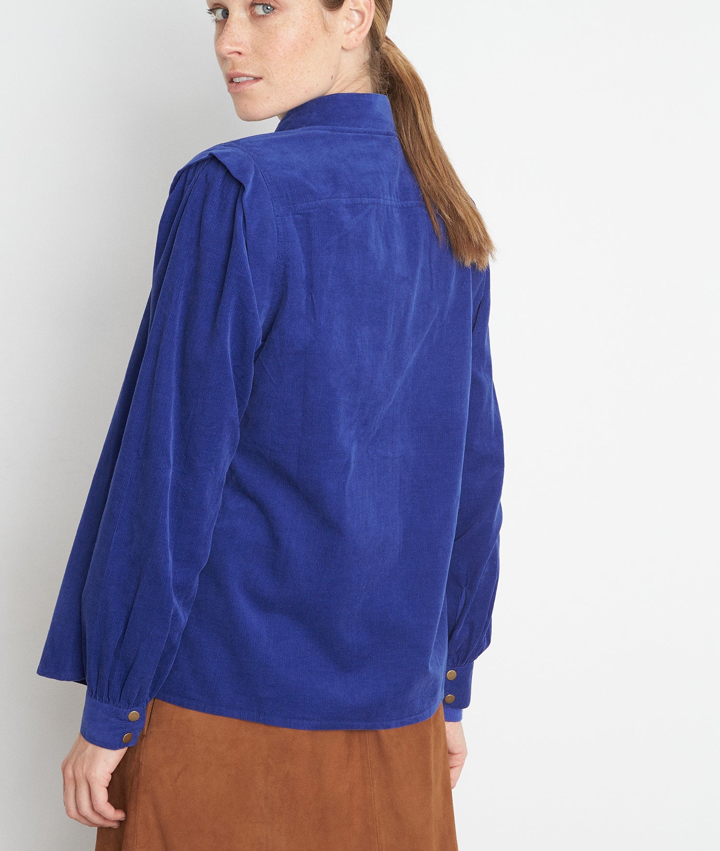 Chemise en velours milleraies de coton bleu Adam Faume - seconde main