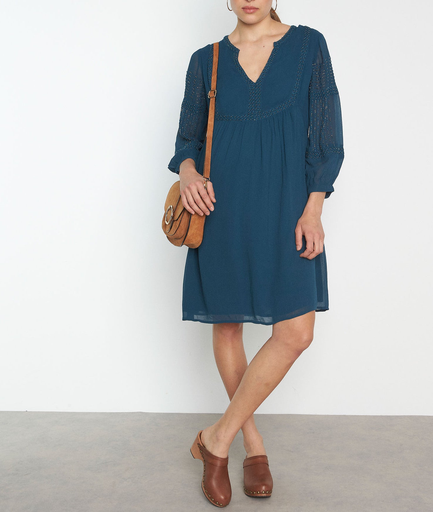 Robe courte perlée bleu canard Nelly Faume - seconde main