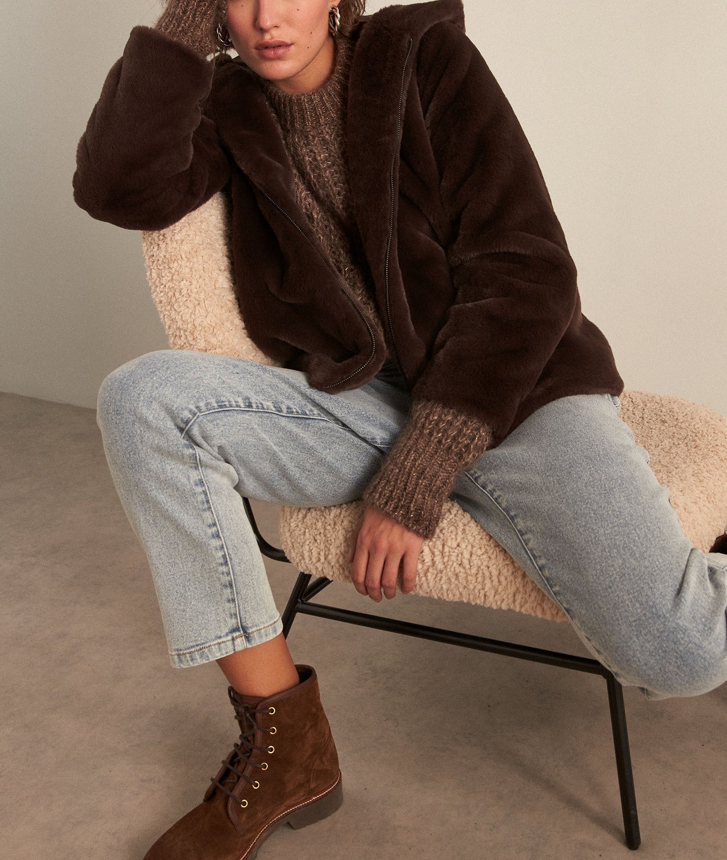 Veste courte en fausse fourrure marron Marthe Faume - seconde main