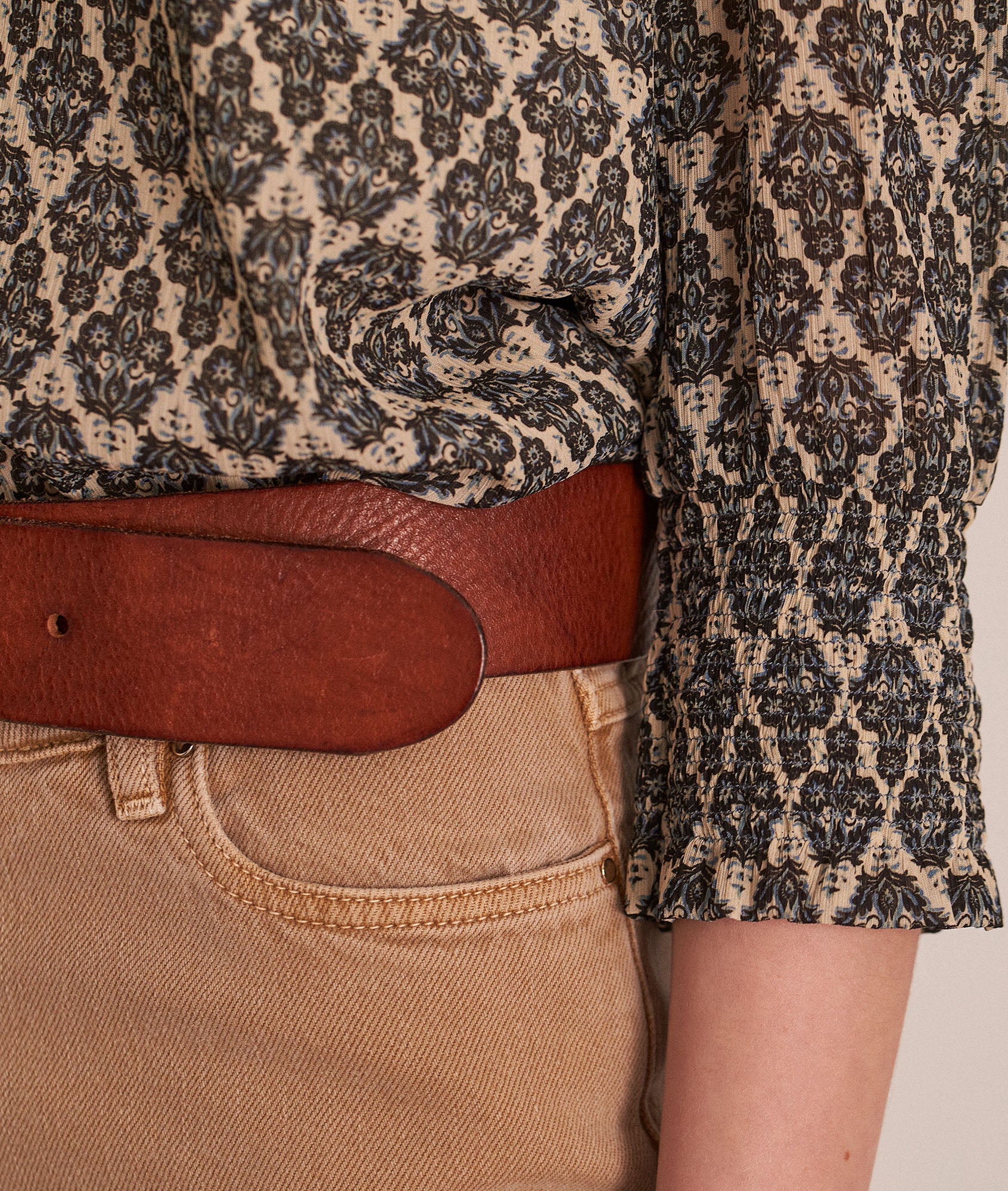 Blouse fluide imprimée beige et noire Cendra Faume - seconde main