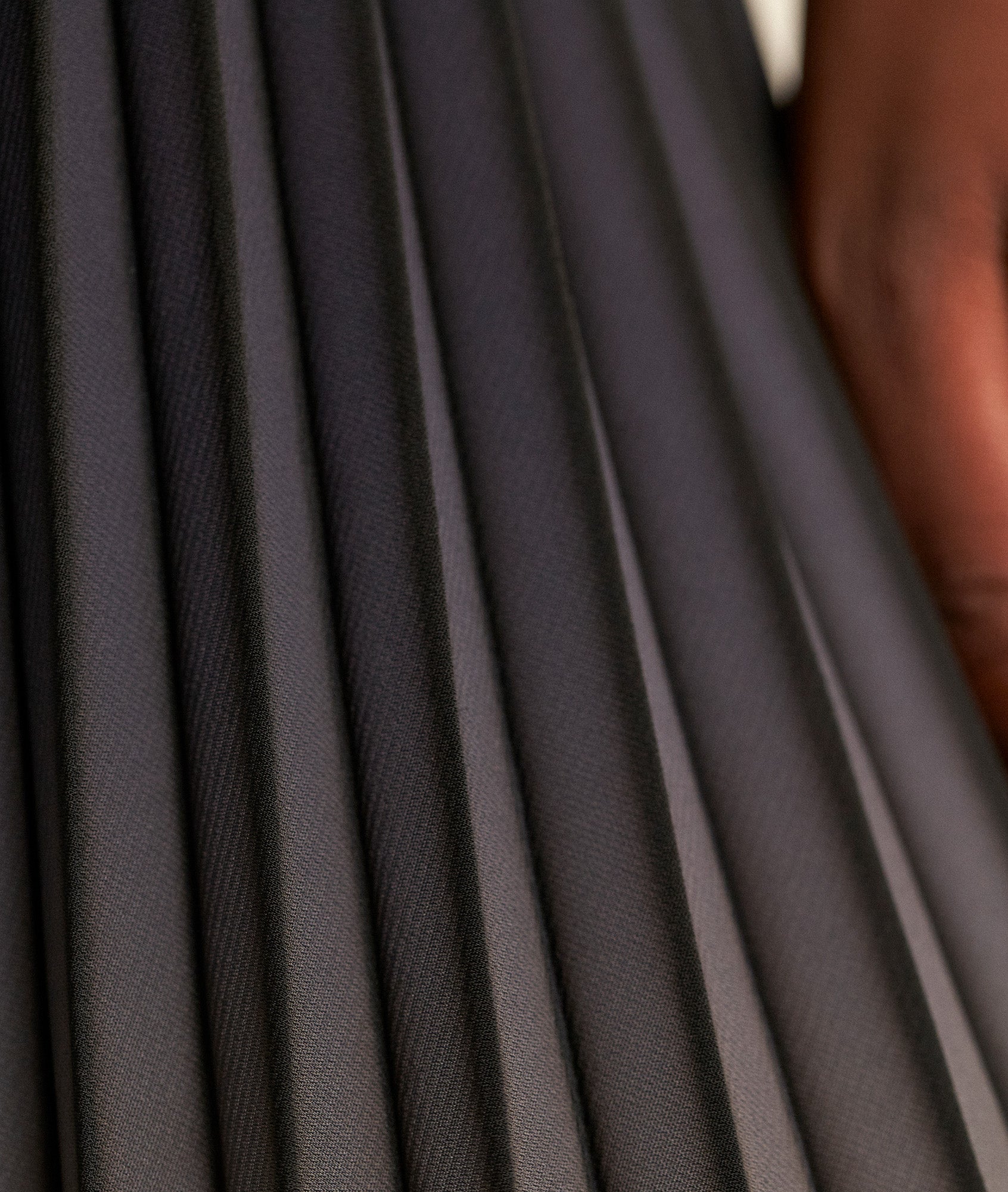 Jupe mi-longue plissée tie and dye grise Fatel Faume - seconde main