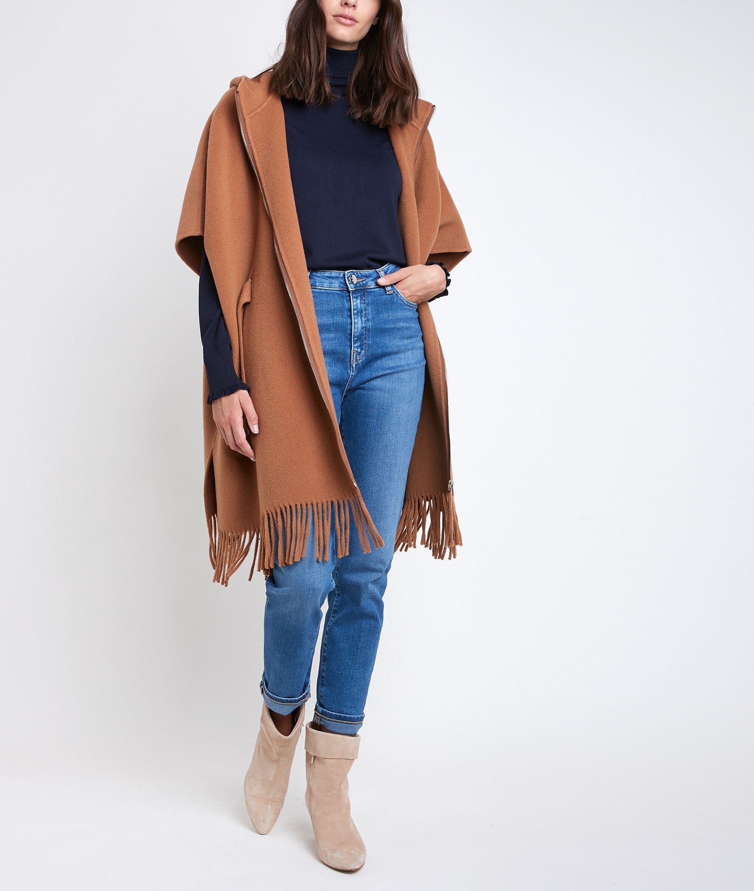 Cape en laine à frange Oyune Faume - seconde main