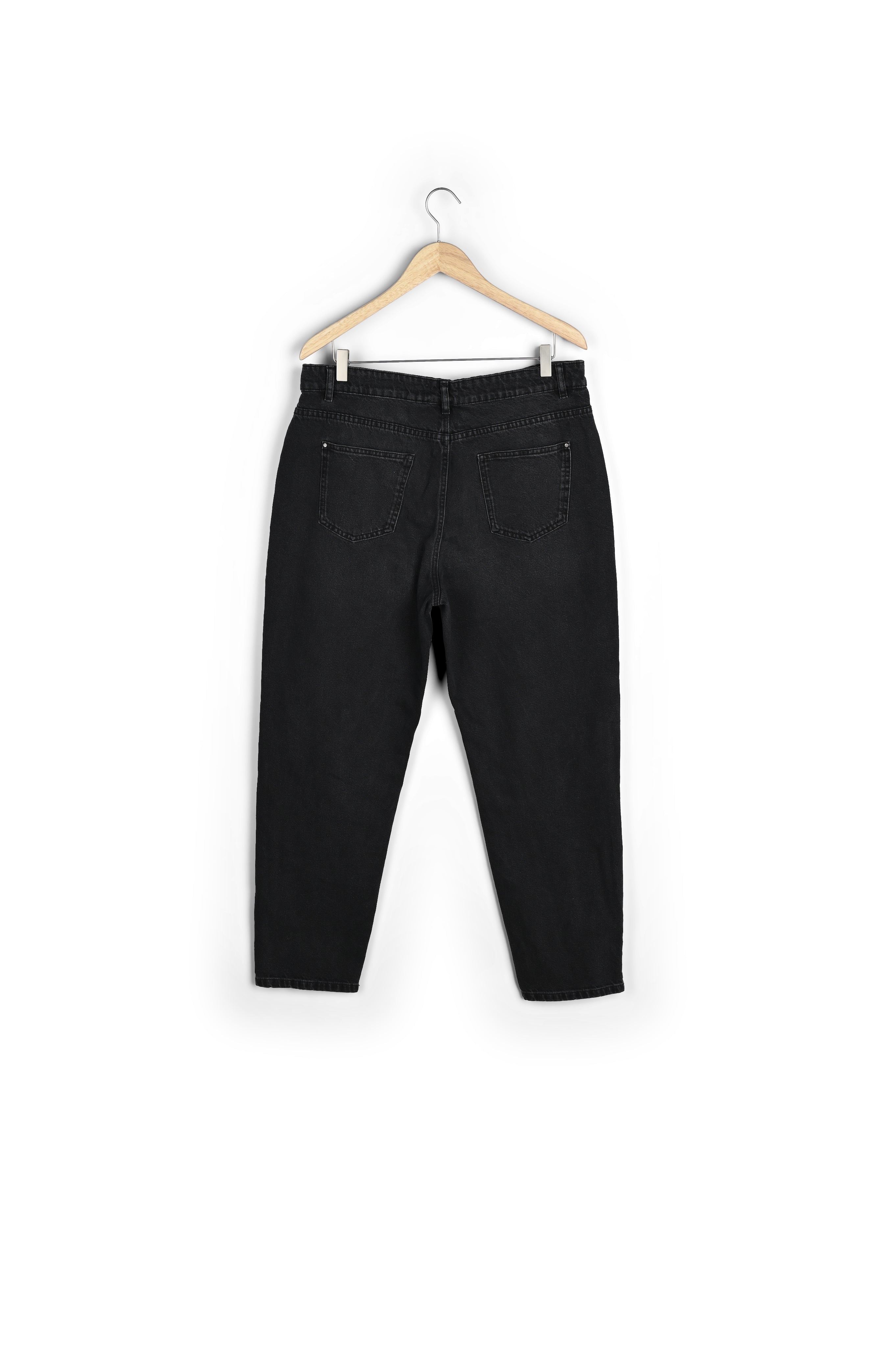 Jean mom en denim noir délavé Solene Faume - seconde main