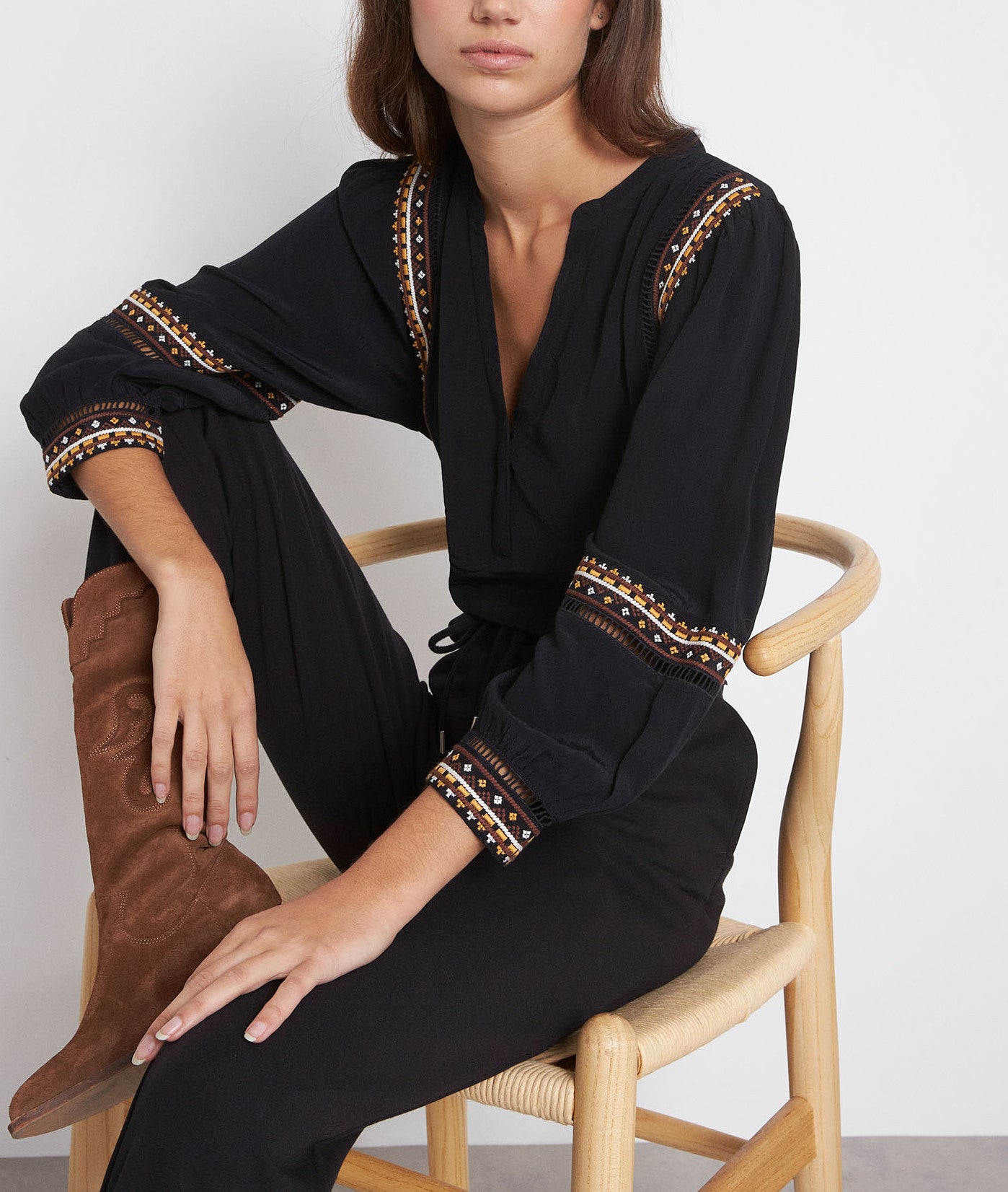 Blouse oversize brodée noire Louanne Faume - seconde main