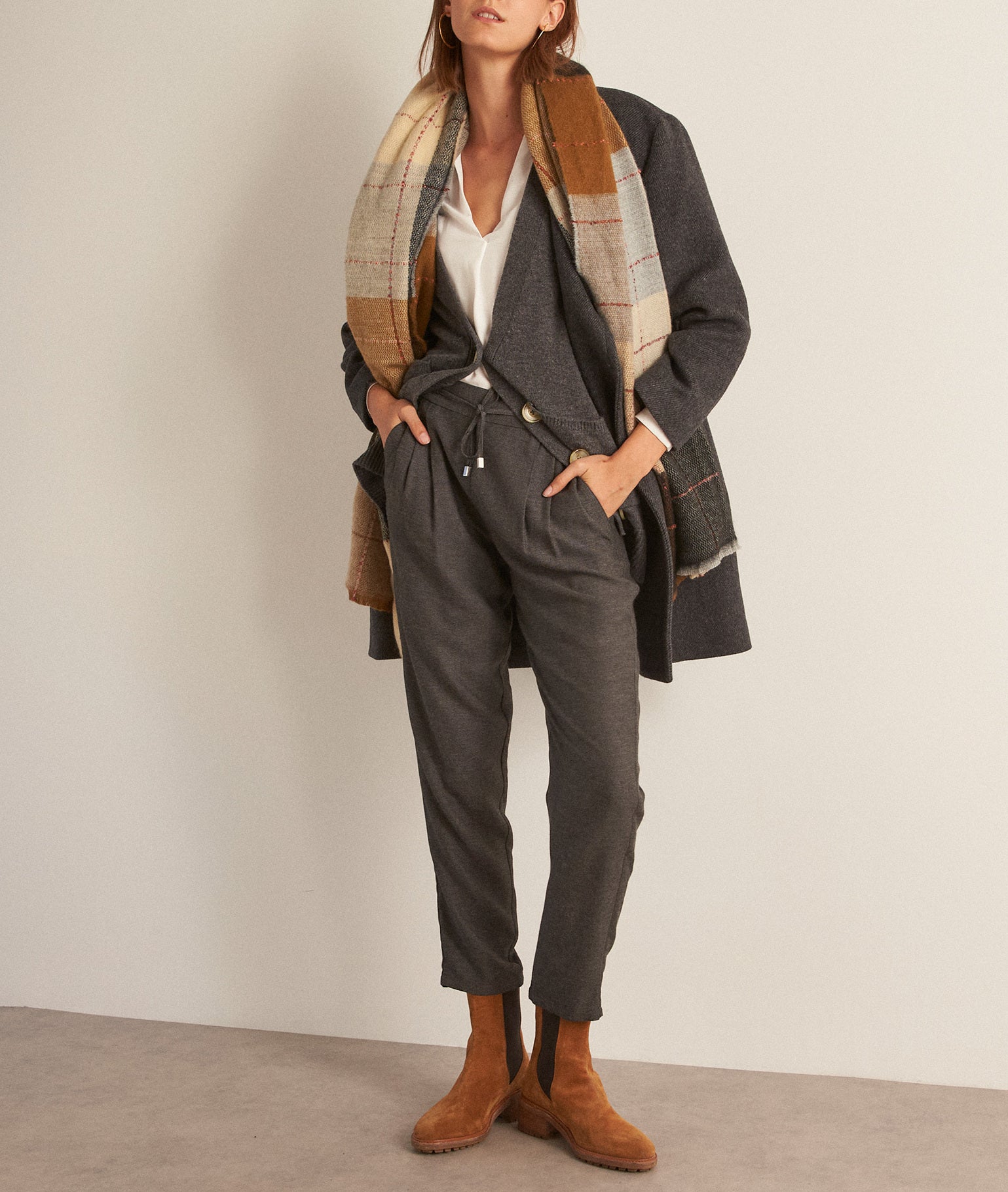 Pantalon carotte fluide et chiné gris foncé Flynn Faume - seconde main