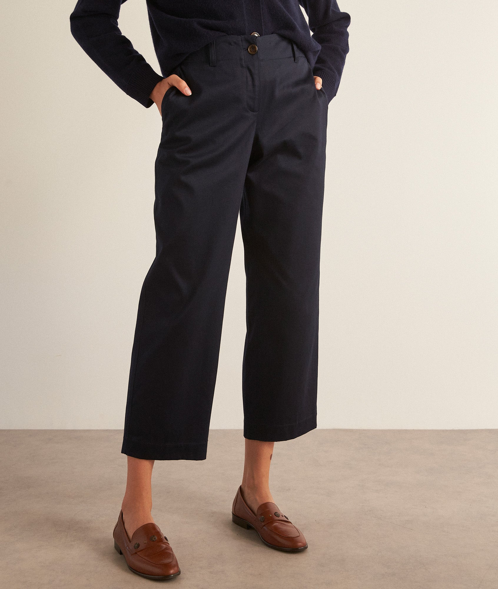 Pantalon droit et court en coton marine Tresor Faume - seconde main