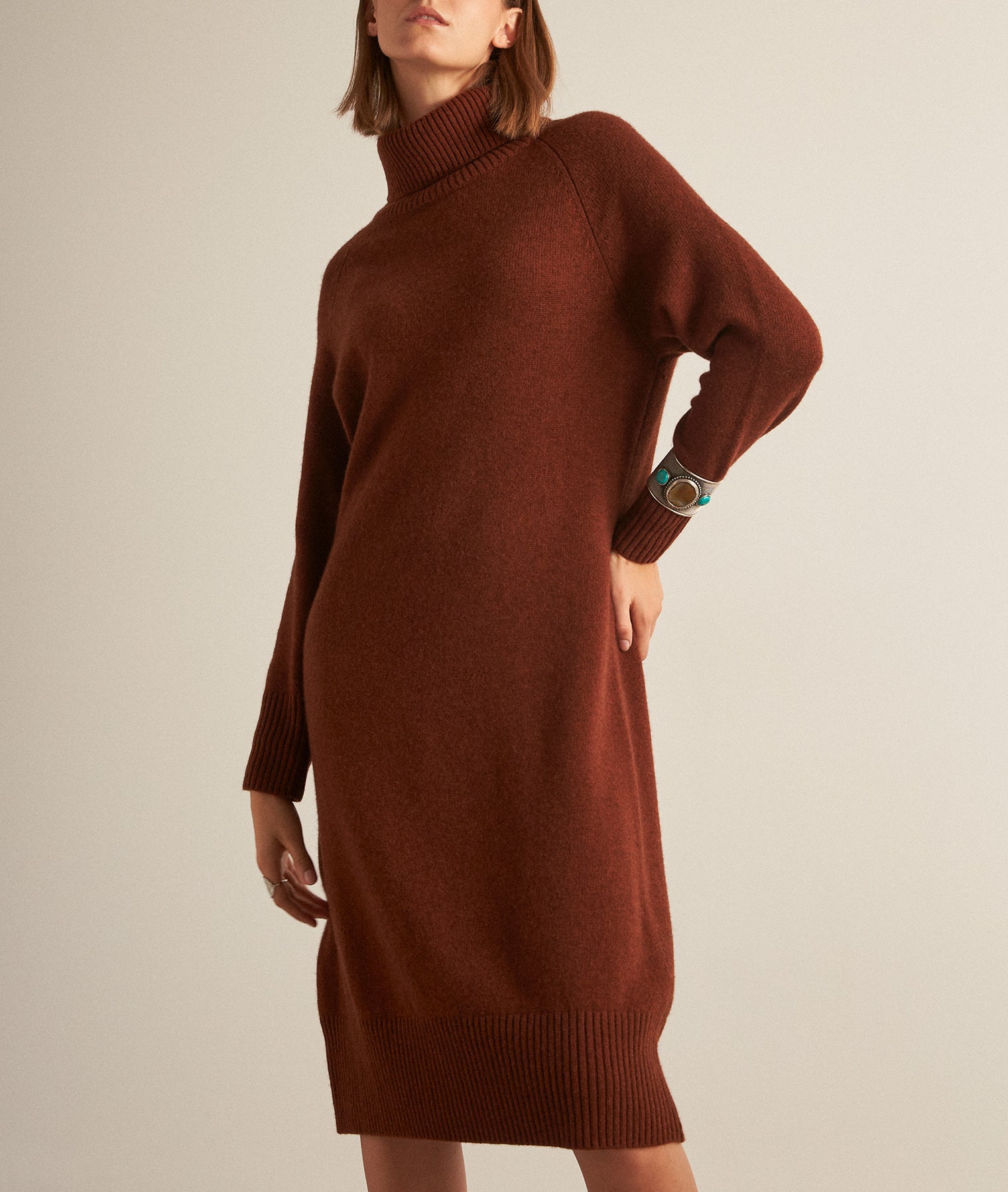 Robe pull col roulé chocolat en laine responsable et yack Holly Faume - seconde main