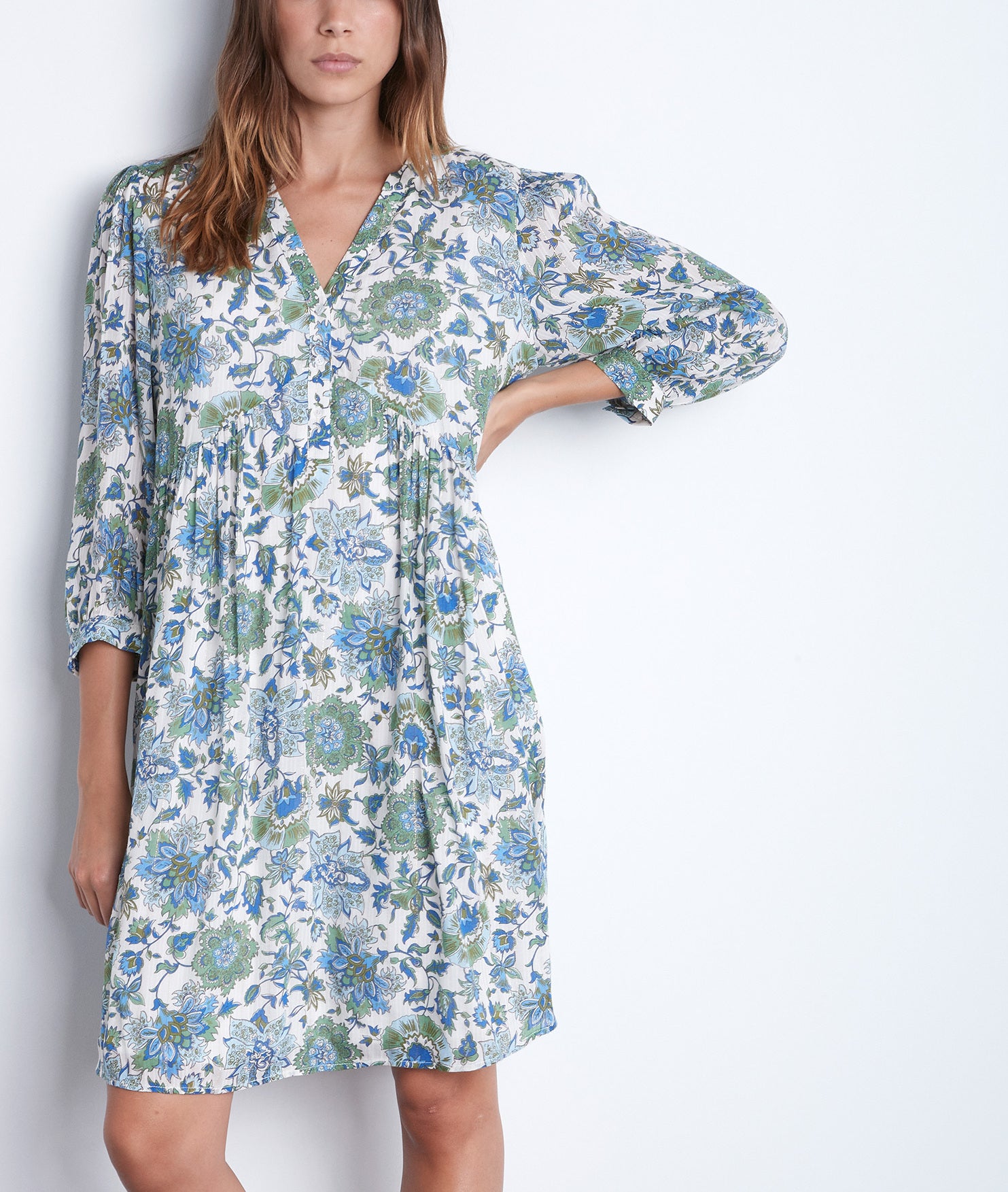 Robe courte et légère à l'imprimé fleuri bleu Calypso Faume - seconde main