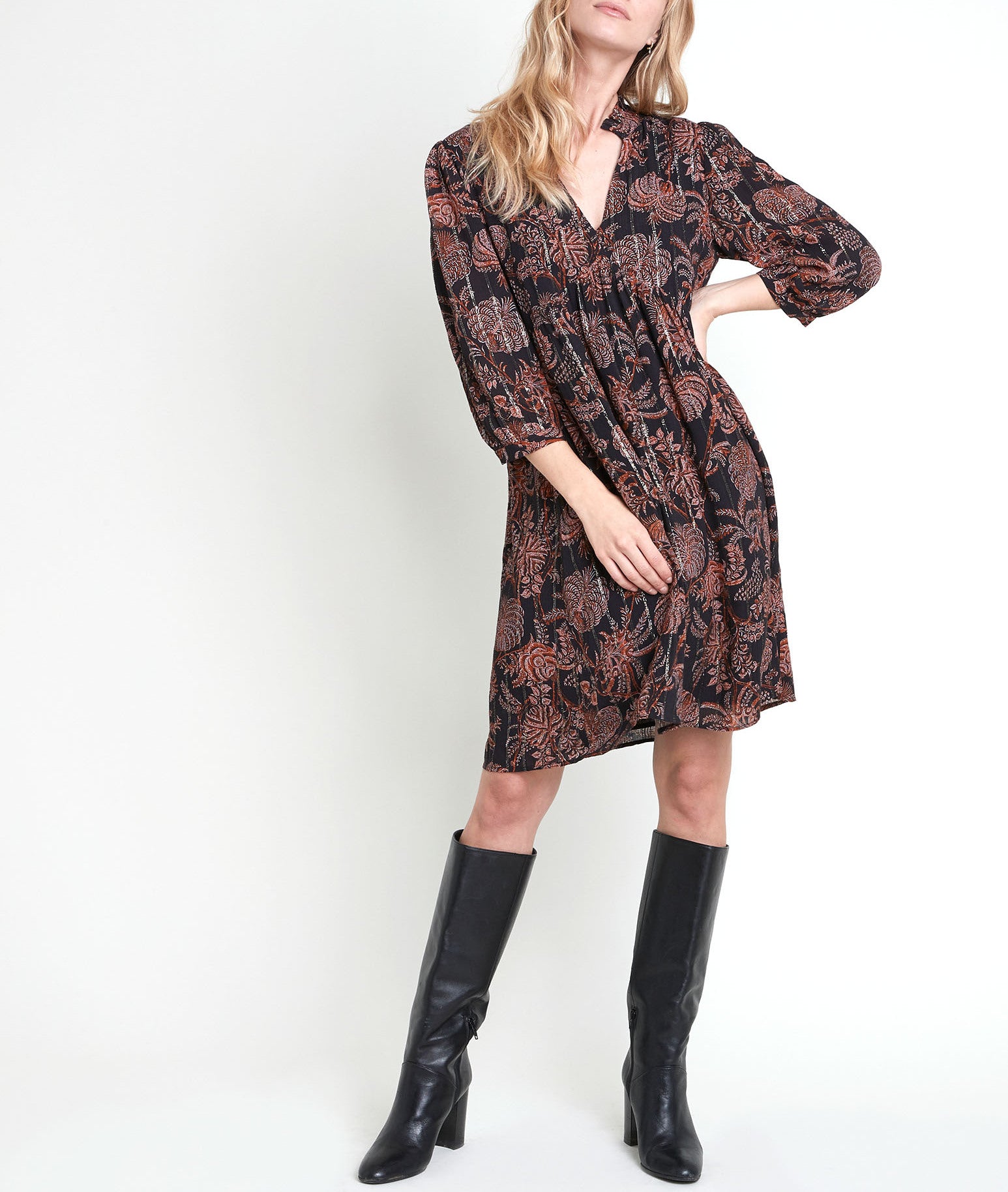 Robe courte imprimée noir et orange Lais Faume - seconde main