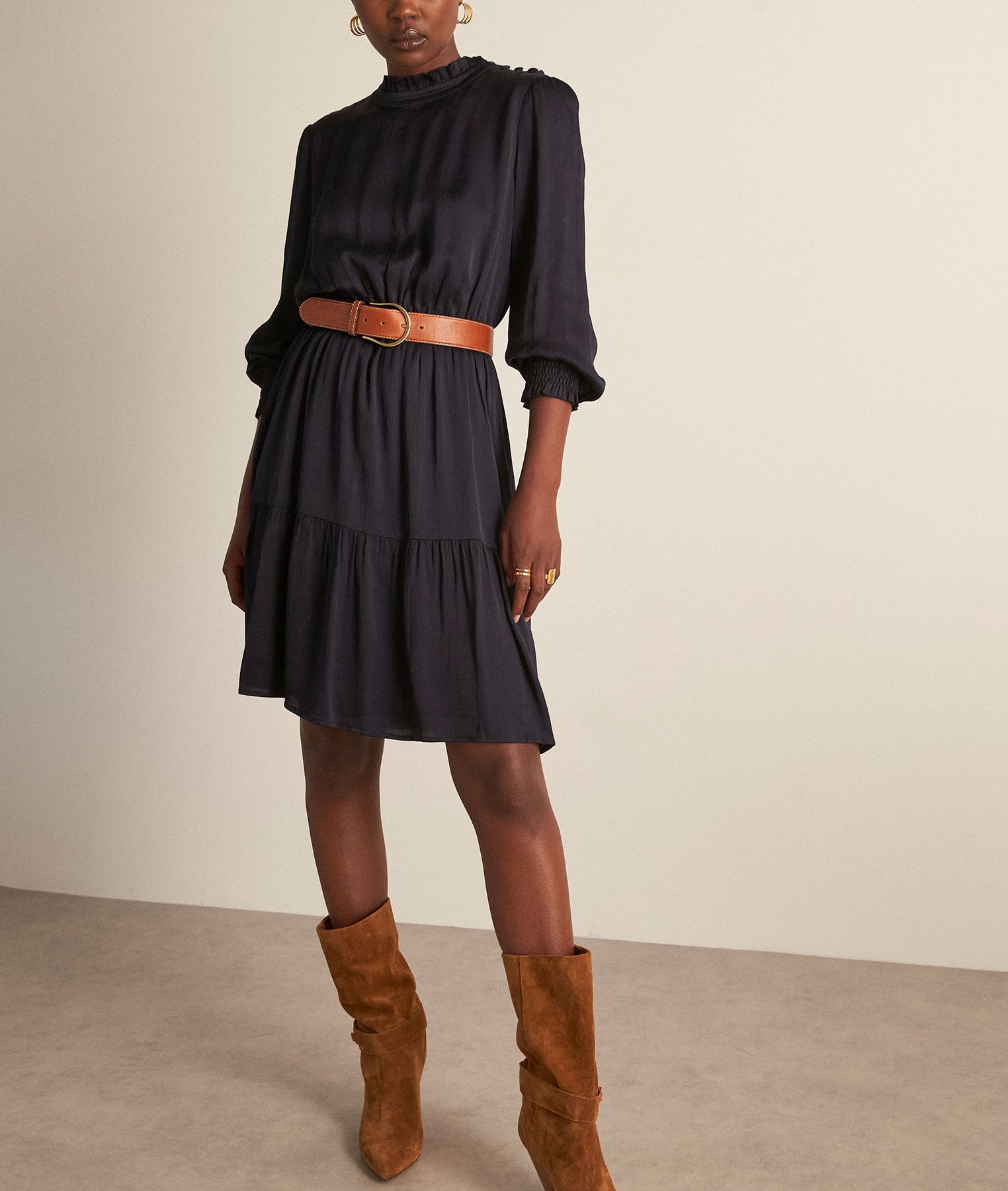 Robe courte satinée marine Haurore Faume - seconde main