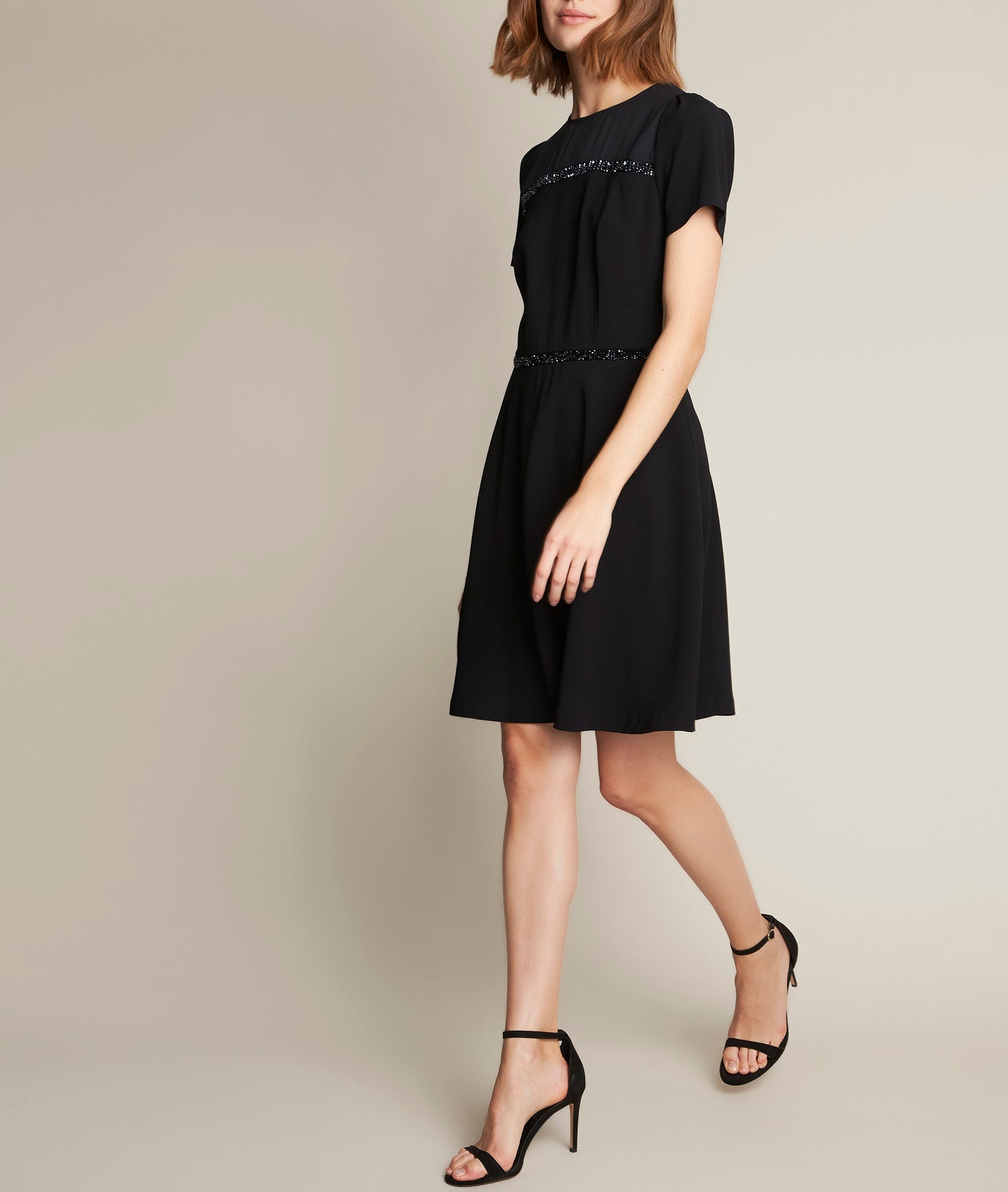 Robe courte à strass Ness Faume - seconde main