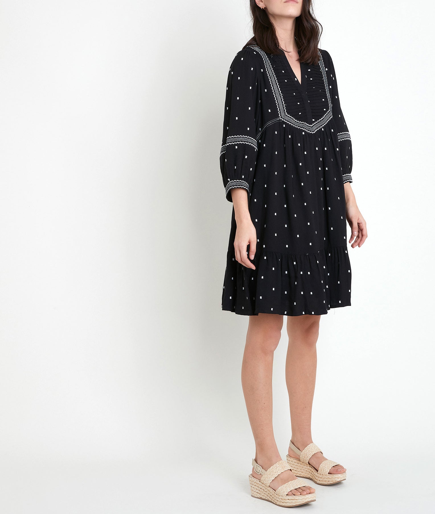 Robe noire brodée Larie Faume - seconde main