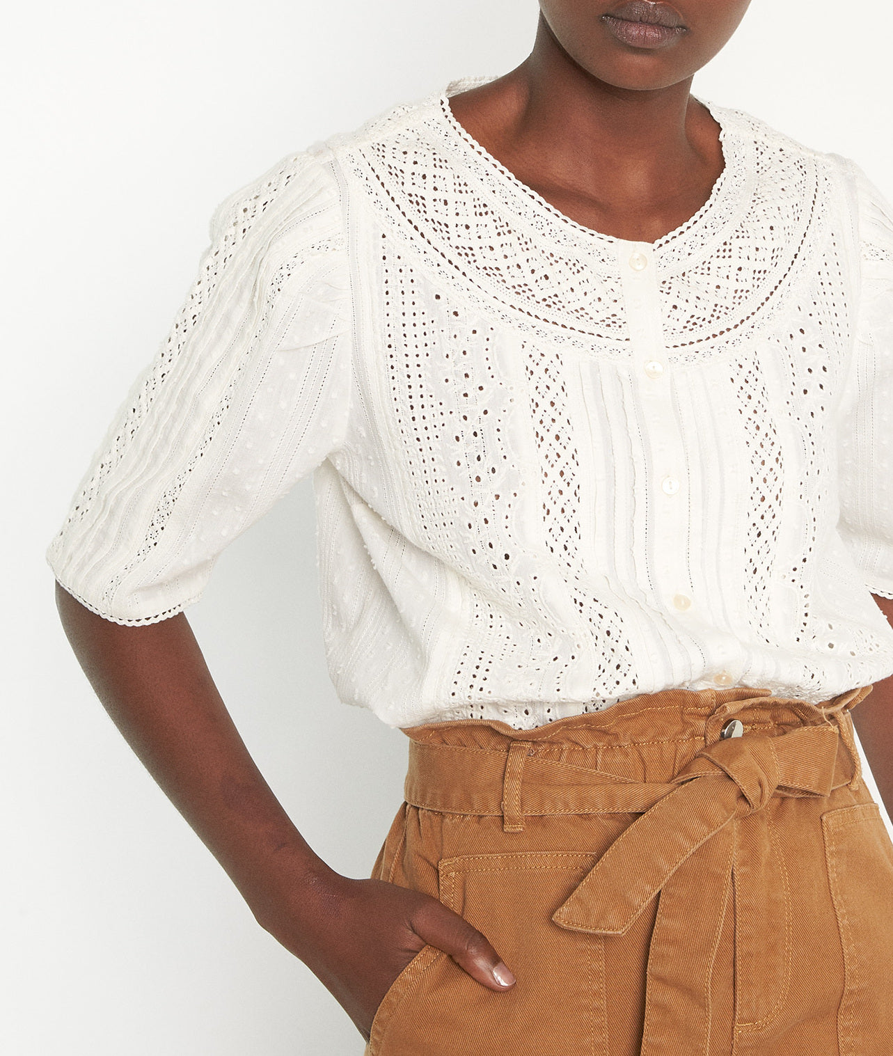 Blouse manche courte en coton brodé crème Lydia Faume - seconde main