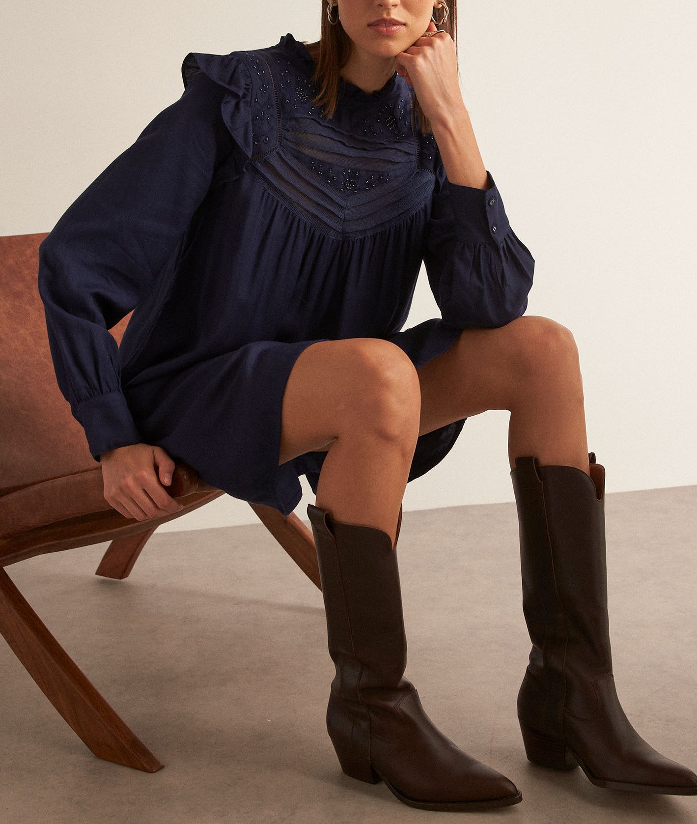 Robe courte et brodée bleue Hania Faume - seconde main