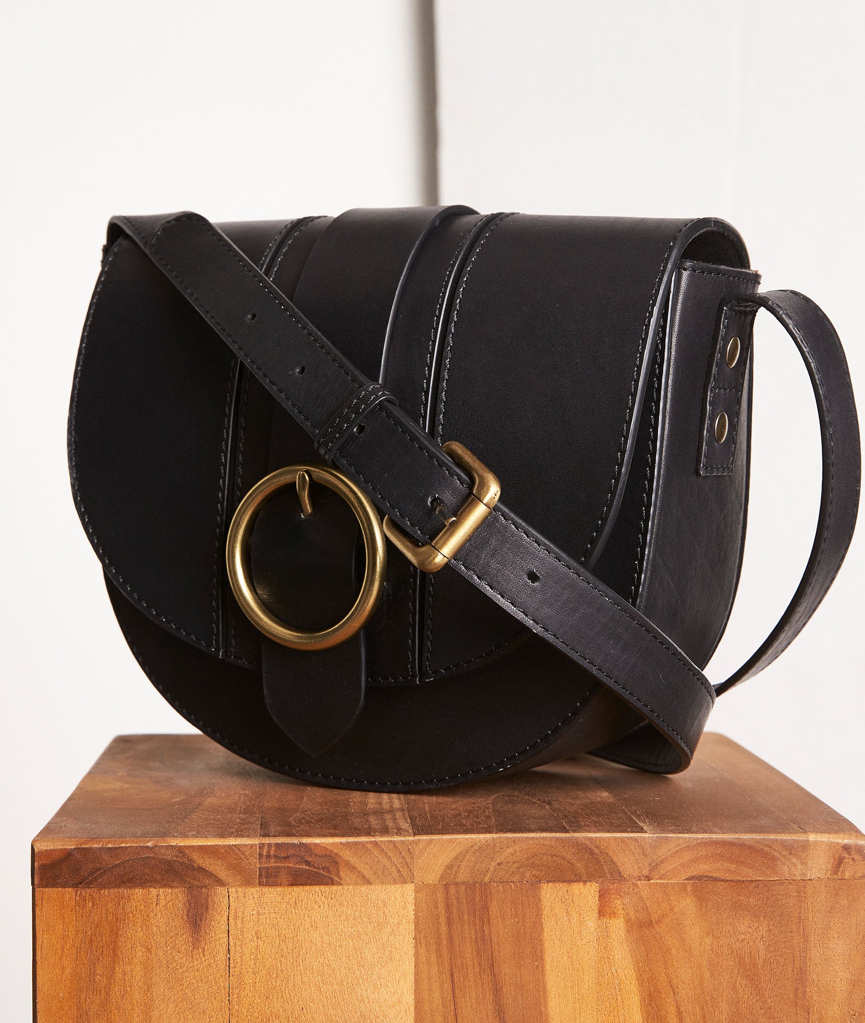 Sac besace en cuir noir Jacob Faume - seconde main