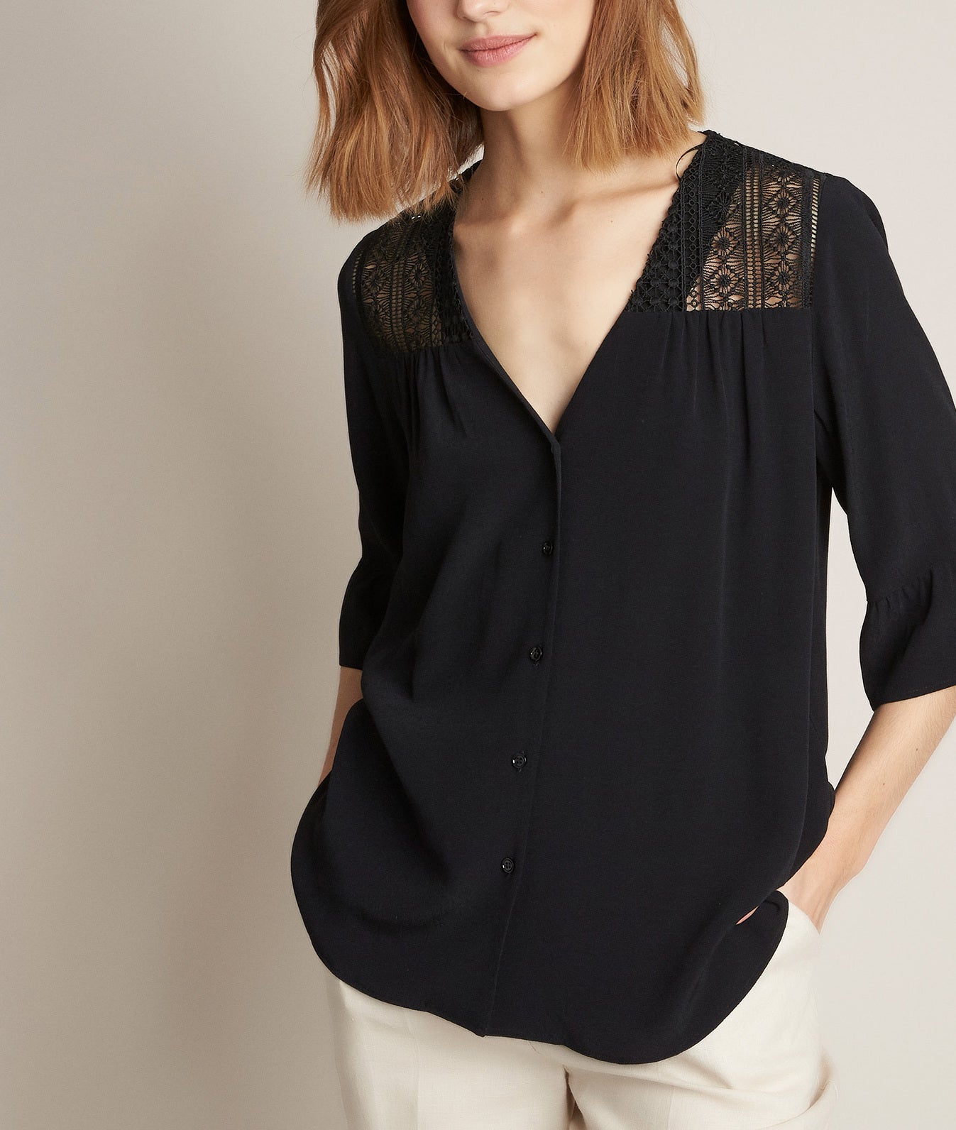 Blouse à dentelle noire Eddie Faume - seconde main