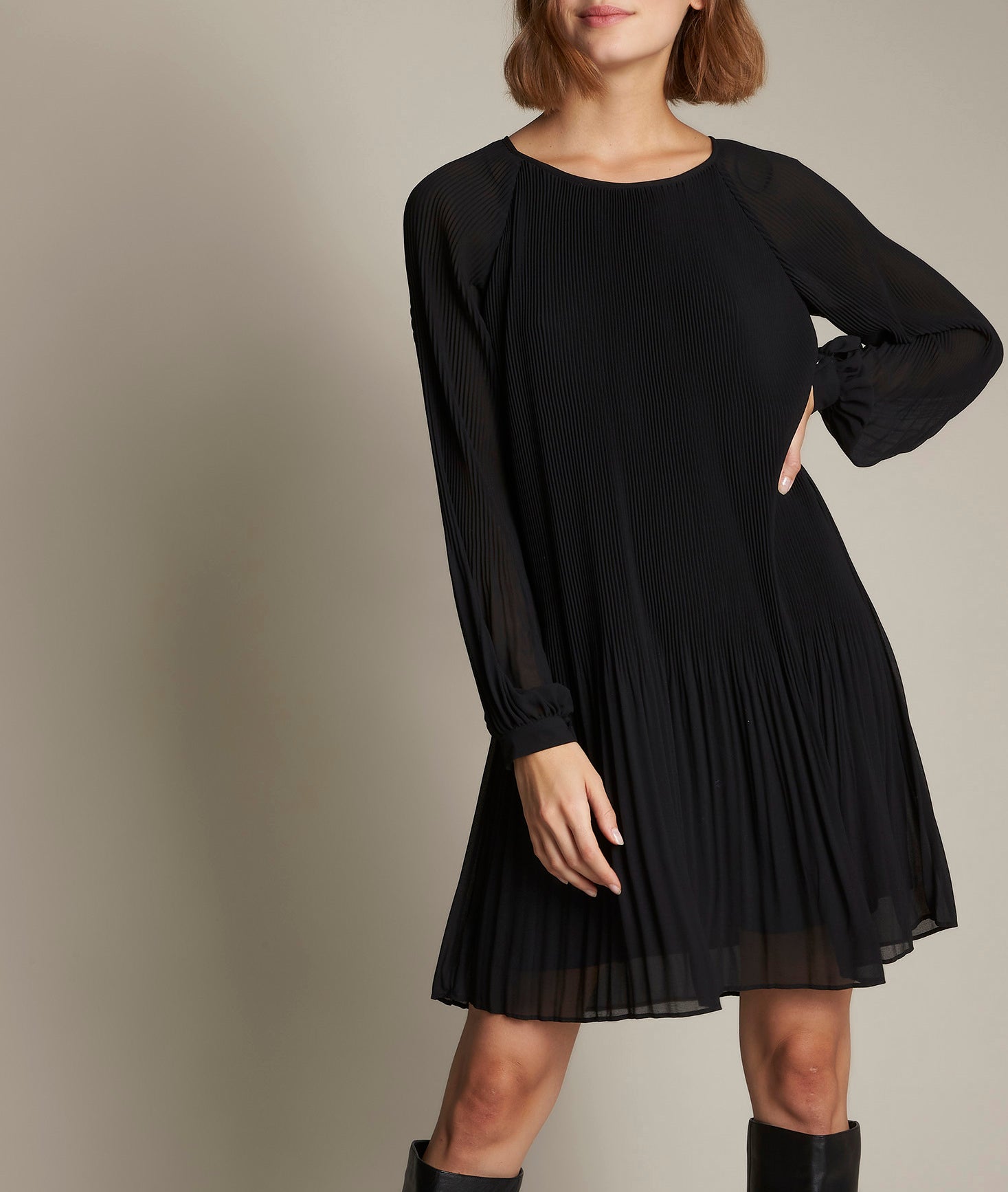 Robe noire plissée Carla Faume - seconde main