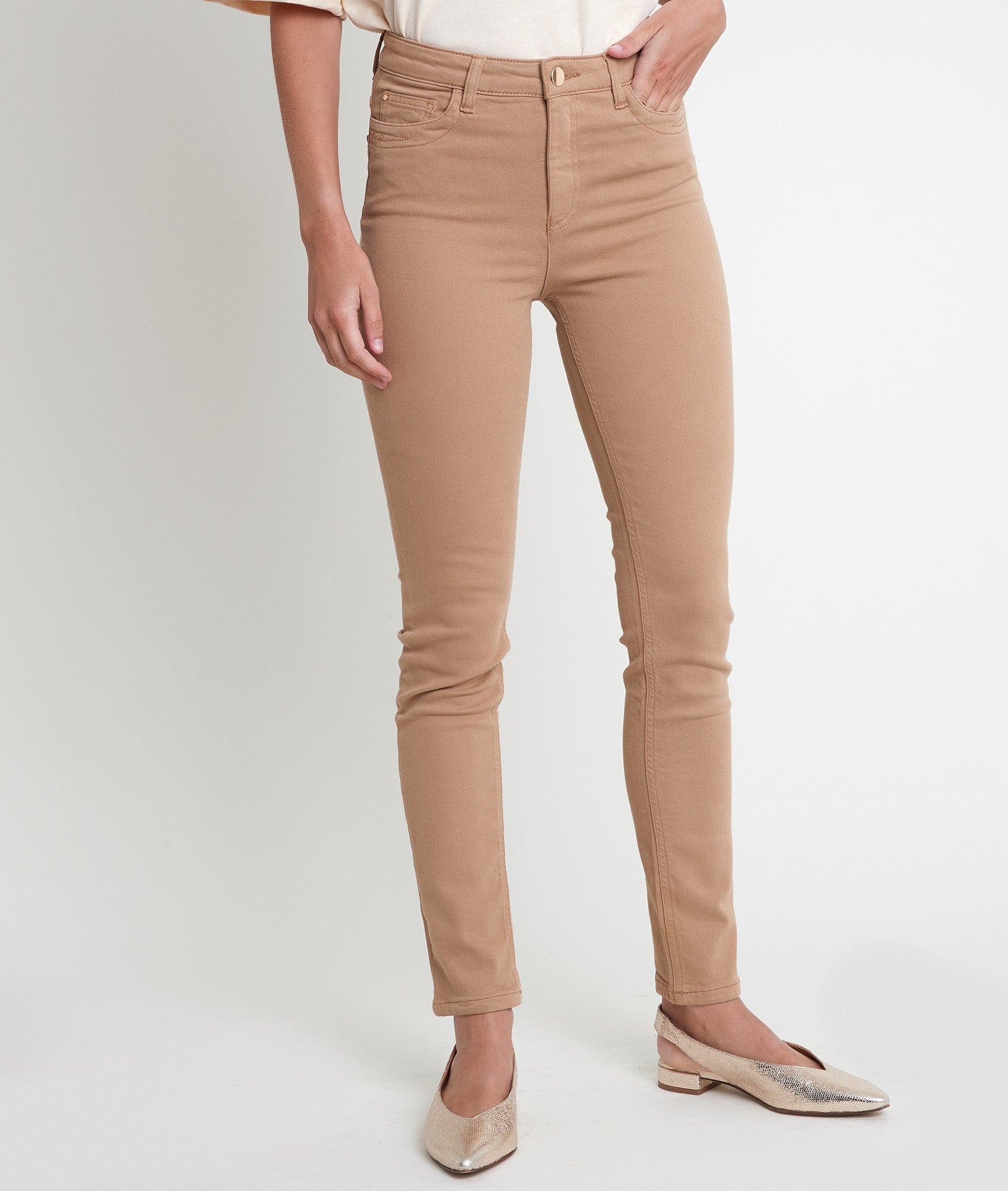 L'iconique slim jean en coton recyclé beige Suzy Faume - seconde main