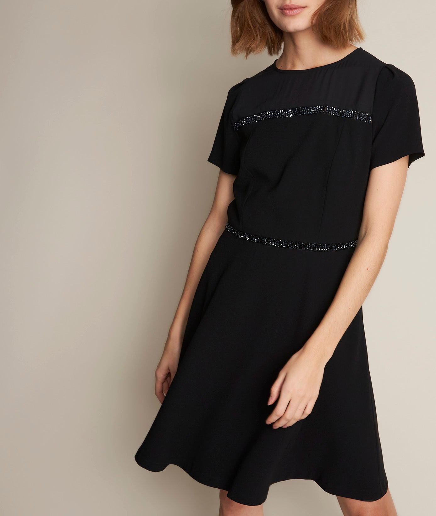 Robe courte à strass Ness Faume - seconde main