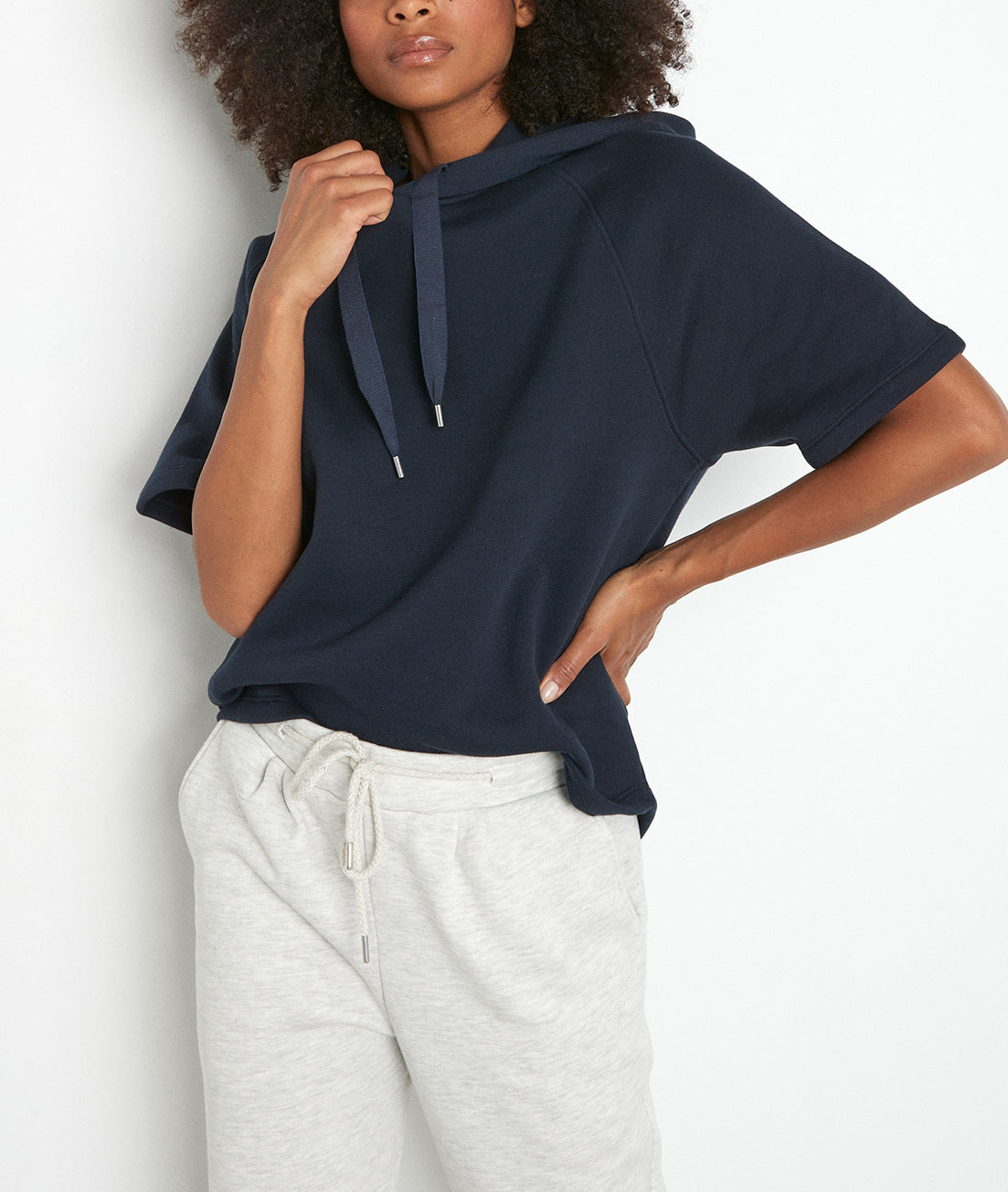 Sweat à manches courtes et à capuche bleu marine Enzo Faume - seconde main