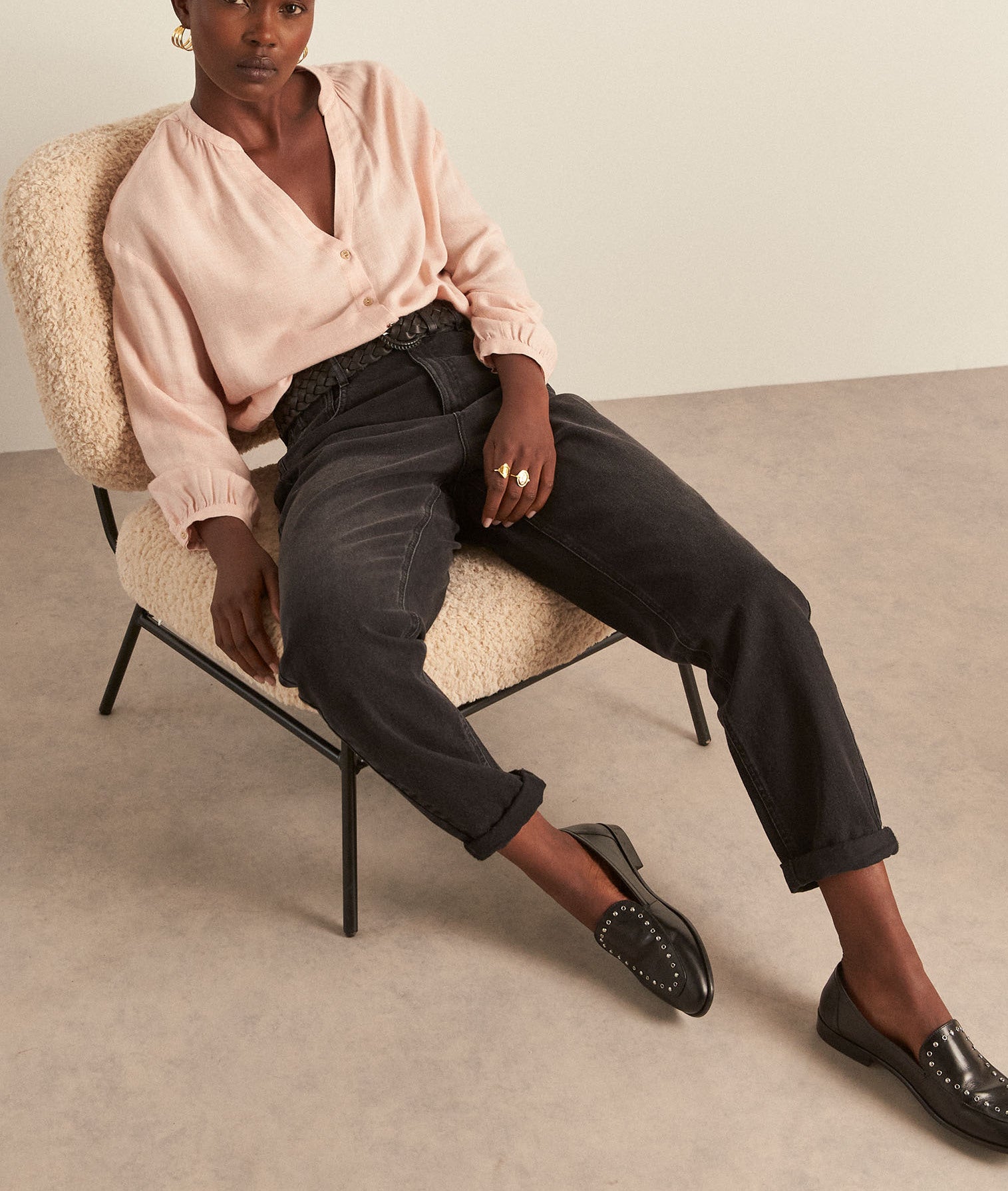 Jean mom en denim noir délavé Solene Faume - seconde main