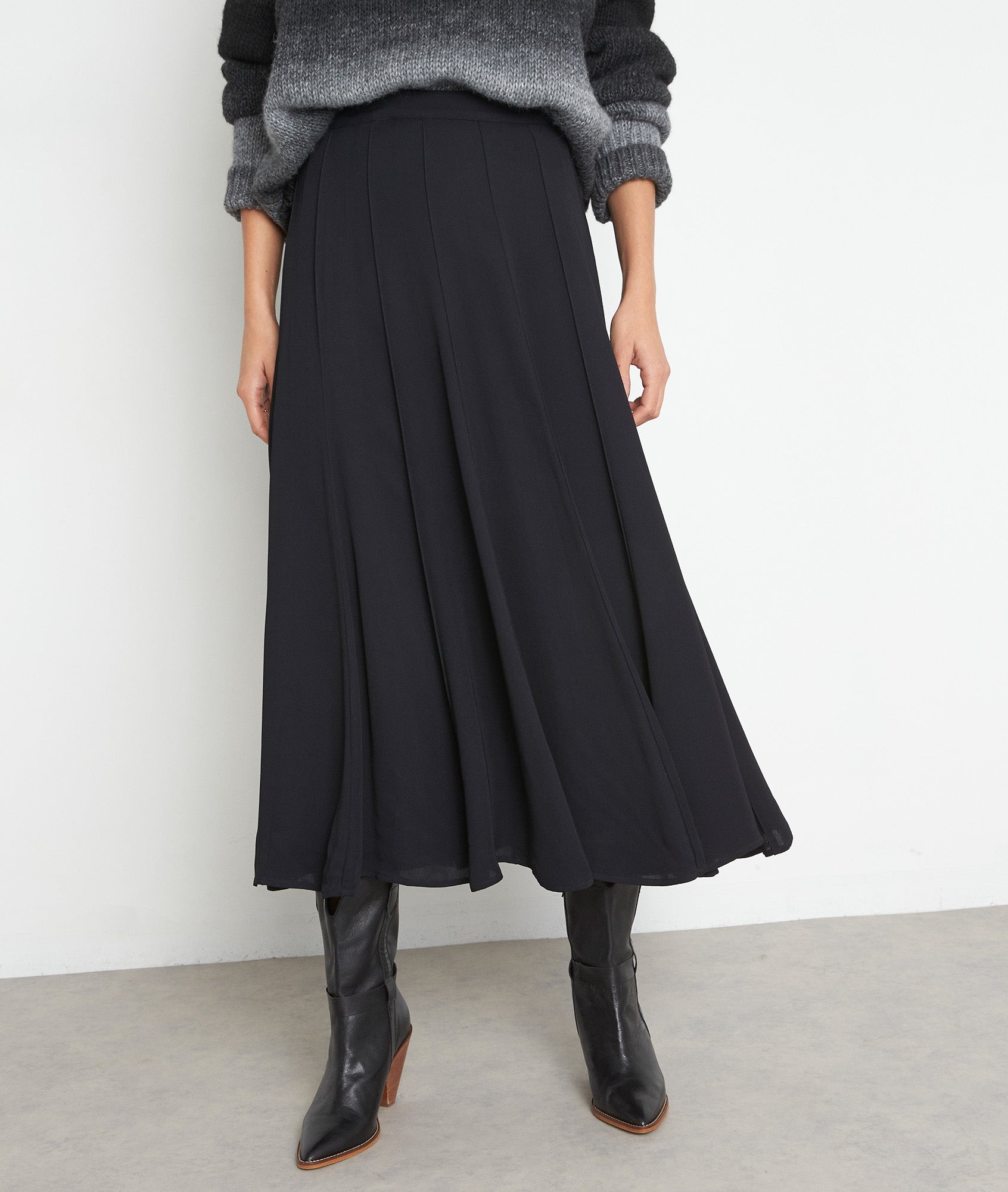 Jupe midi corolle noir Fidji Faume - seconde main