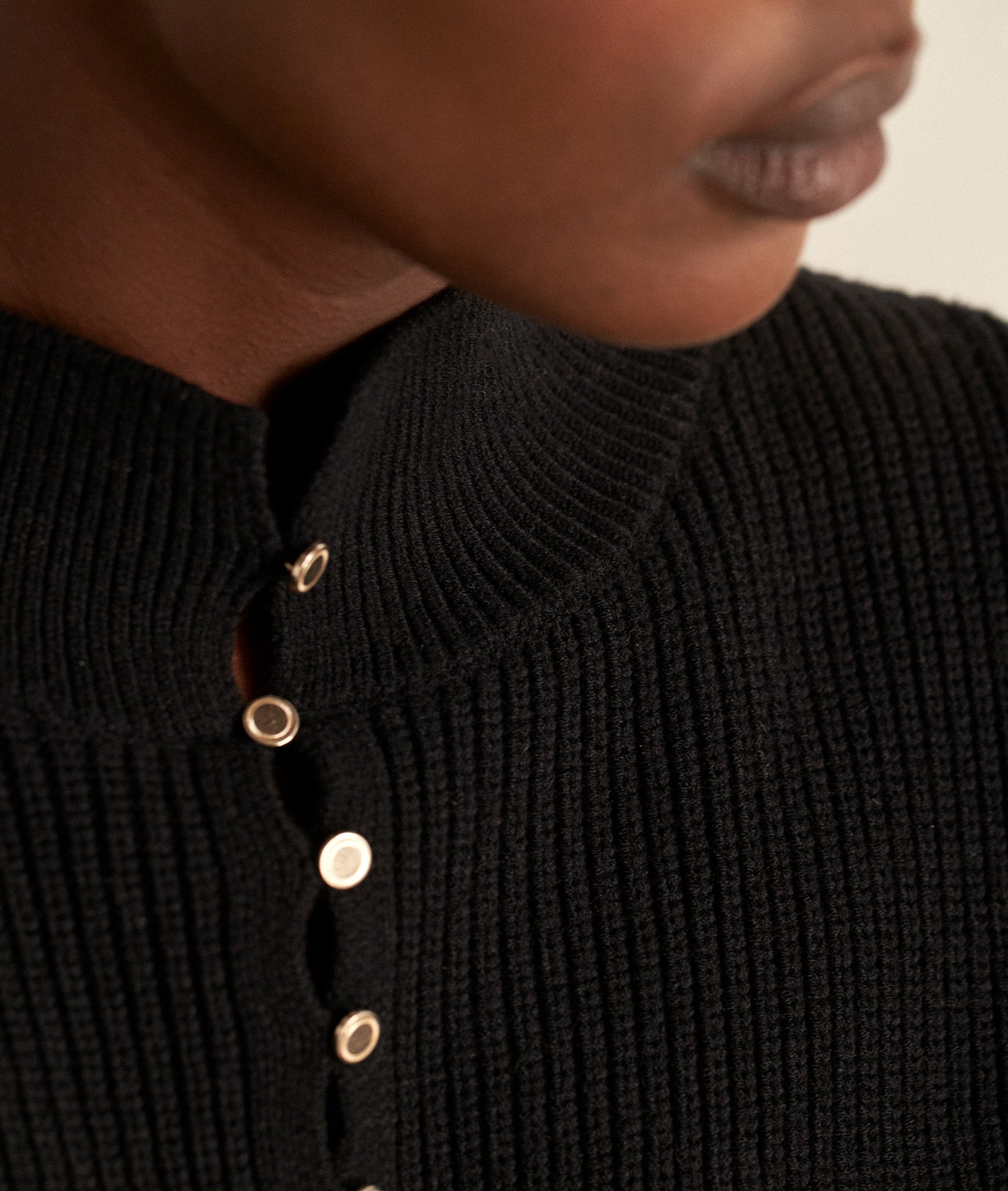 Pull noir en viscose EcoVero Brendon Faume - seconde main