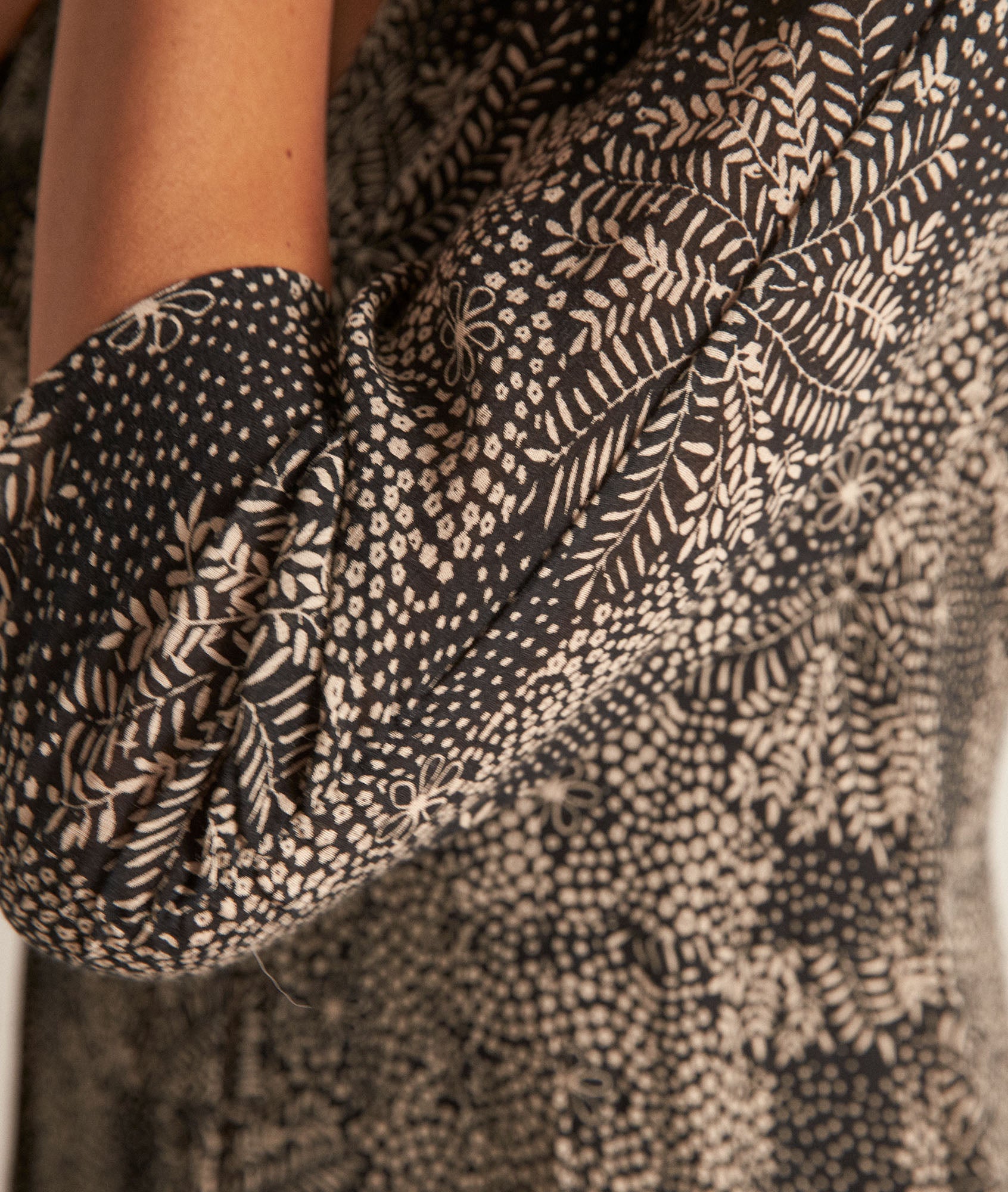 Robe longue noire imprimée Narice Faume - seconde main