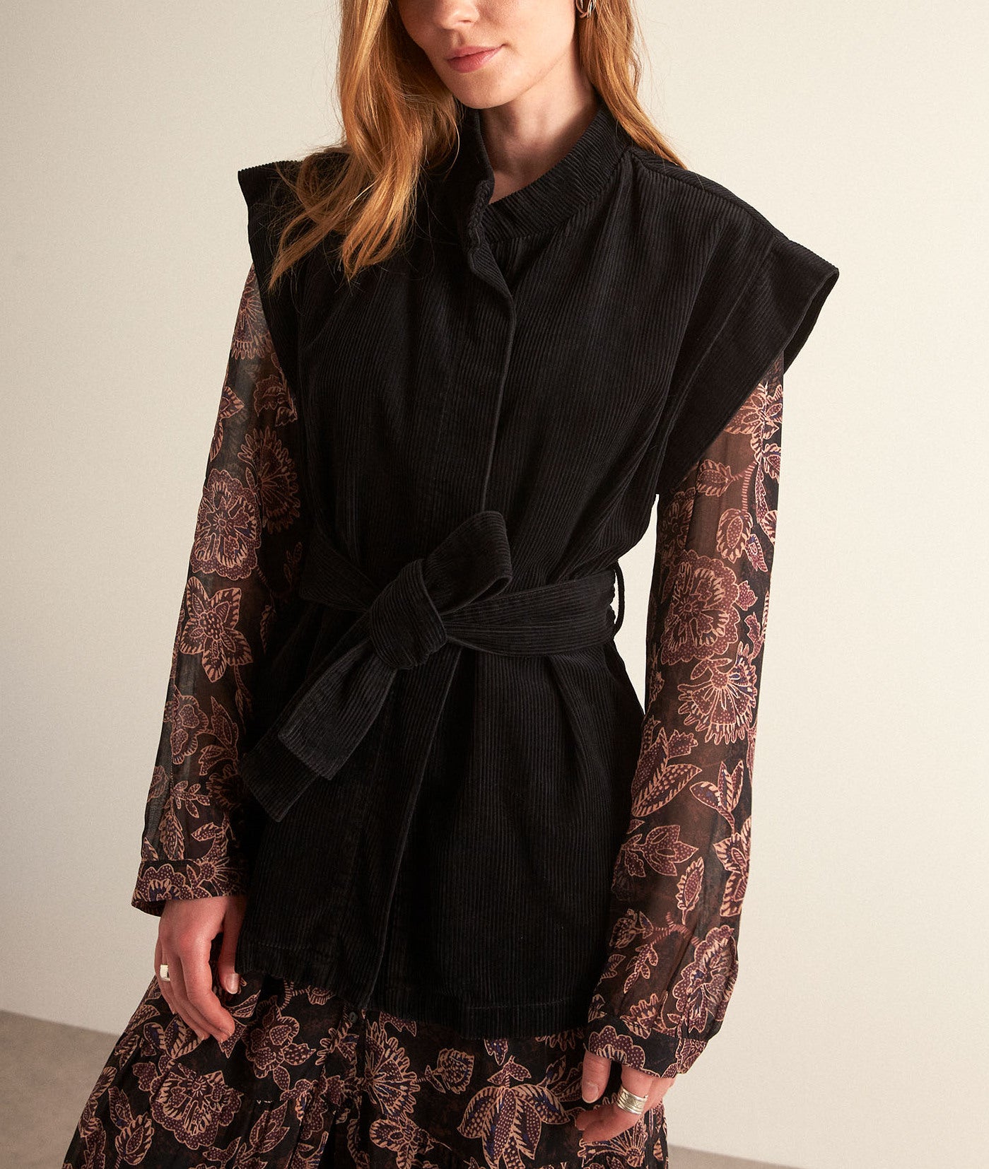 Veste sans manches en velours côtelé noire Anais Faume - seconde main