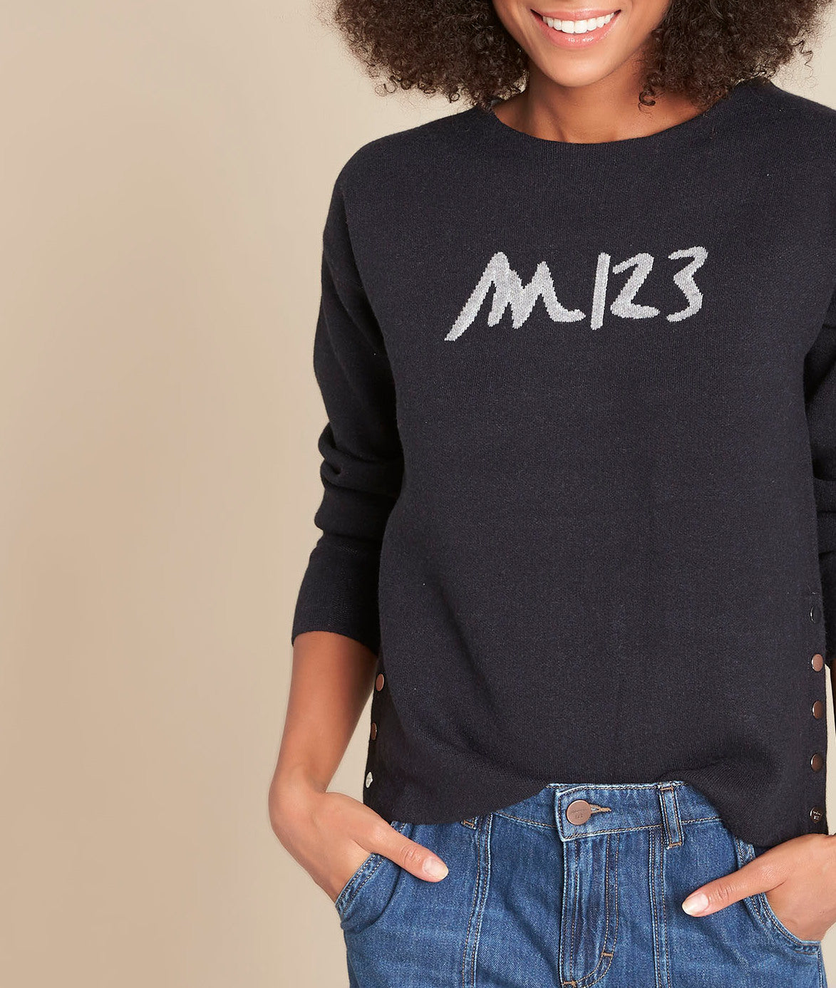 Pull marine avec logo Fidji Faume - seconde main